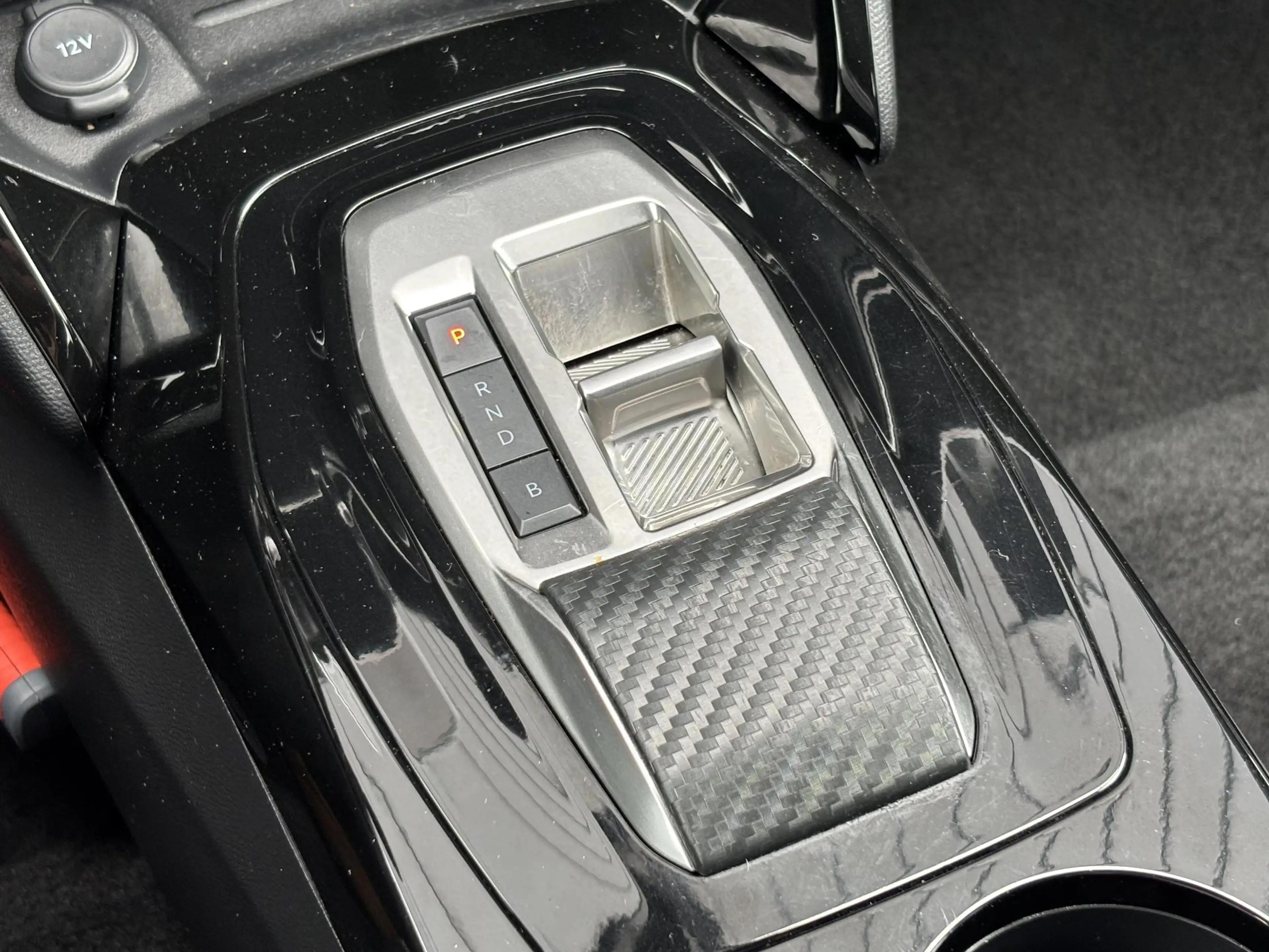 Peugeot e-2008 Allure Avantage 54 kWh | ACCU 97% | 360º Camera | — photo 11