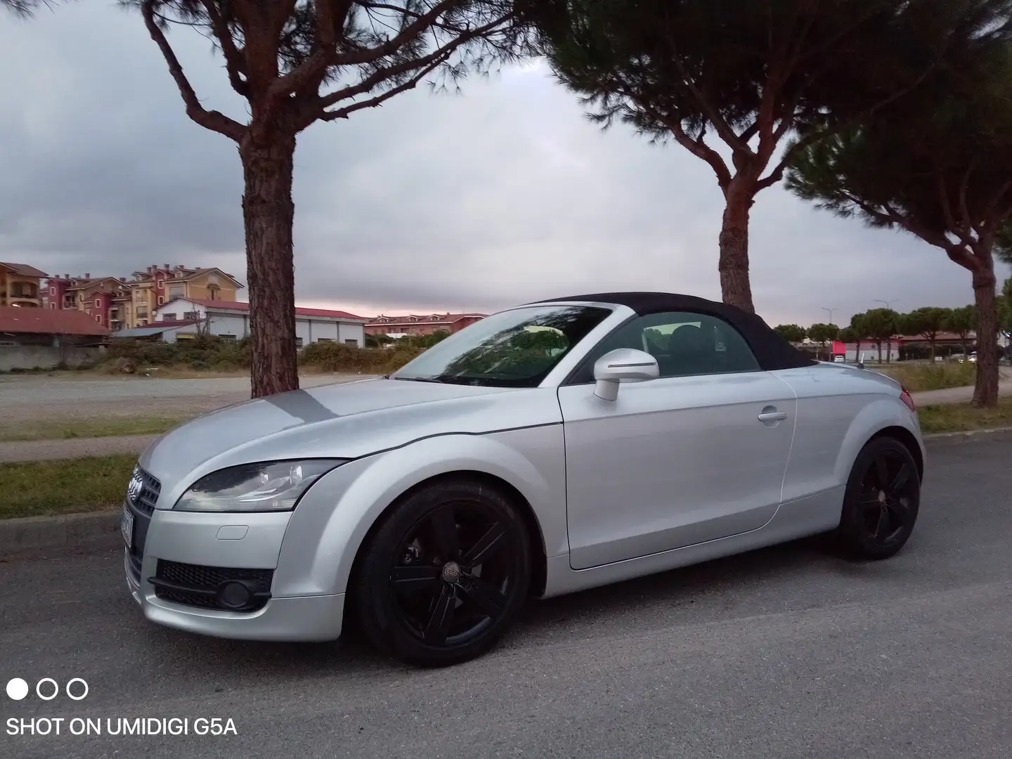 Audi TT Roadster 2.0 tfsi Advanced/NAVI/XENON/ Grau - 2