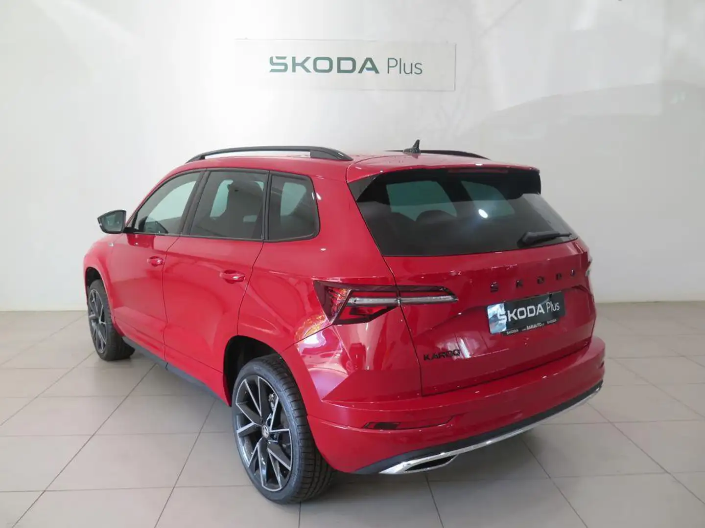 Skoda Karoq 1.5 TSI Sportline ACT DSG Rojo - 2