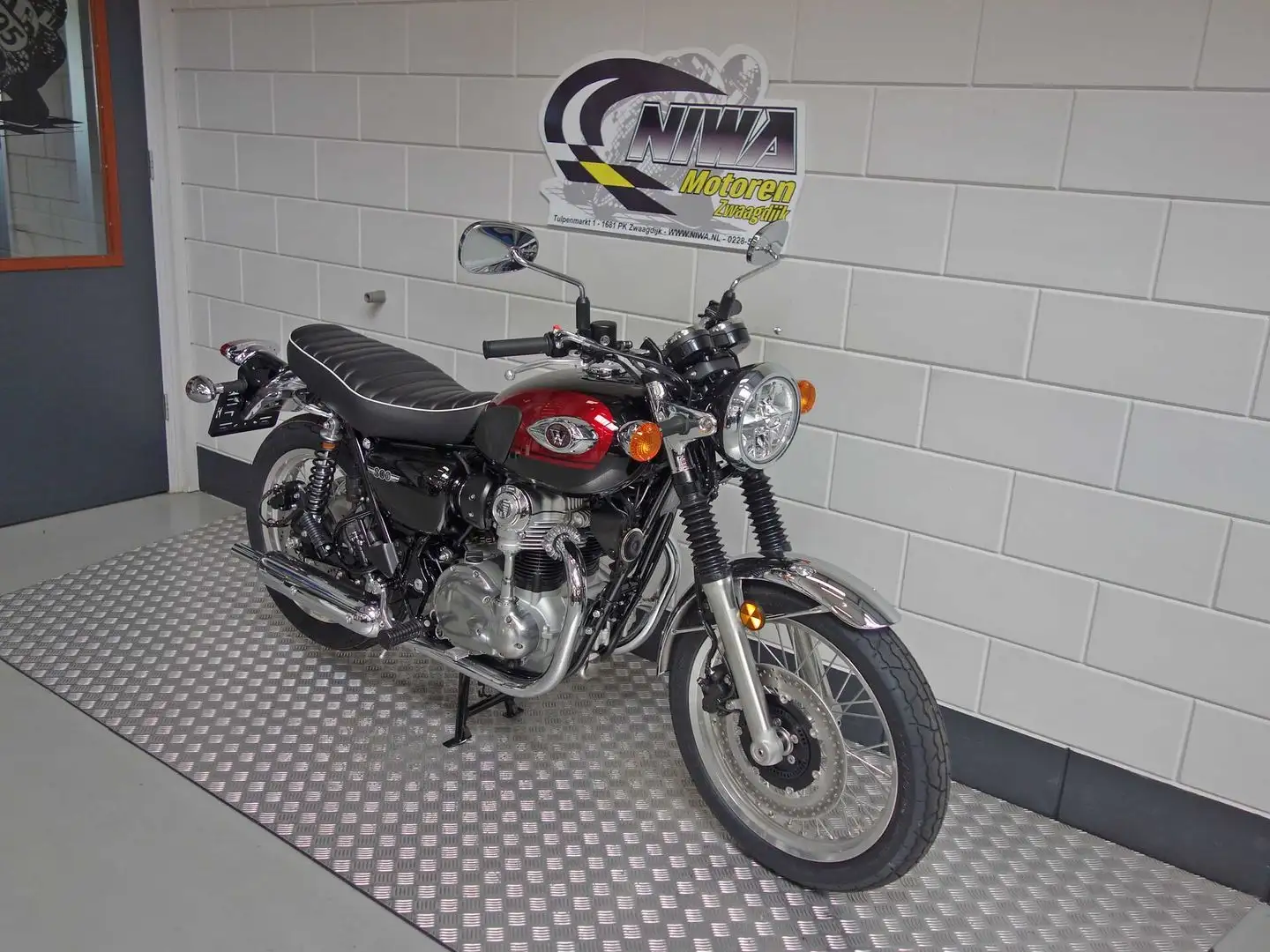 Kawasaki W 800 Rood - 2
