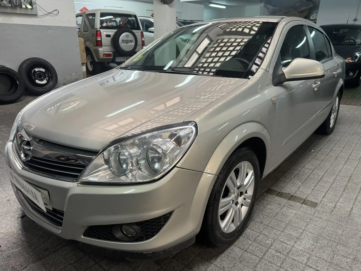 Opel Astra Sedán 1.7CDTi Edition110 - 1
