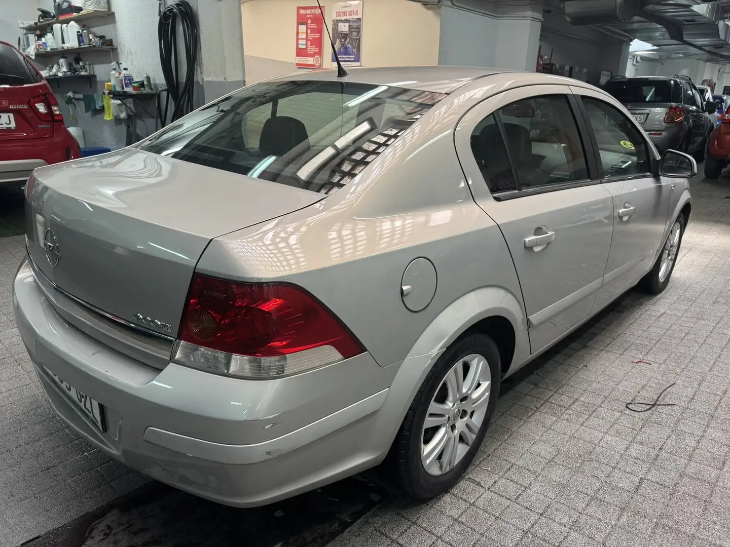 Opel Astra Sedán 1.7CDTi Edition110 - 2