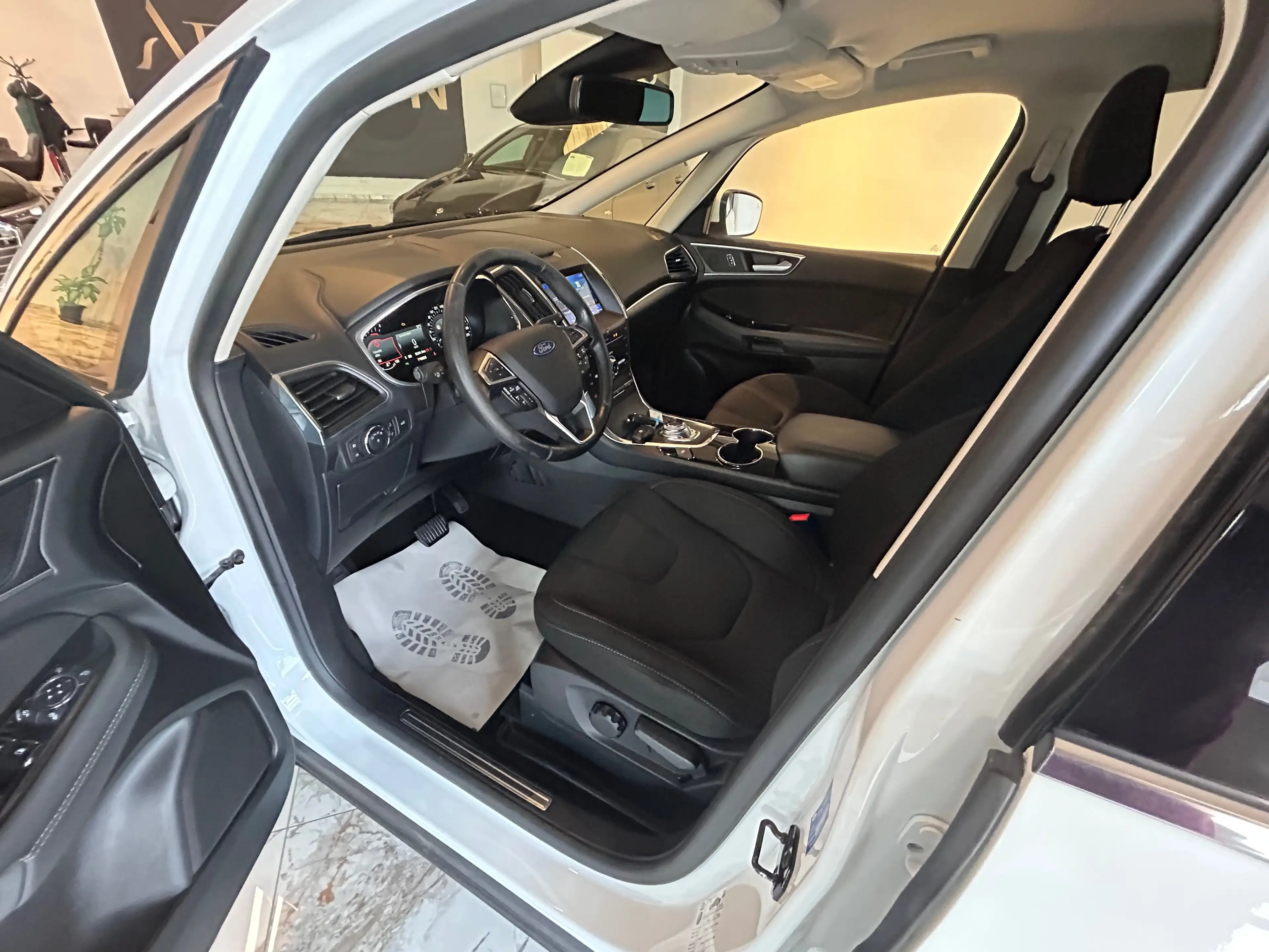 Ford S-Max Titanium AWD — photo 9