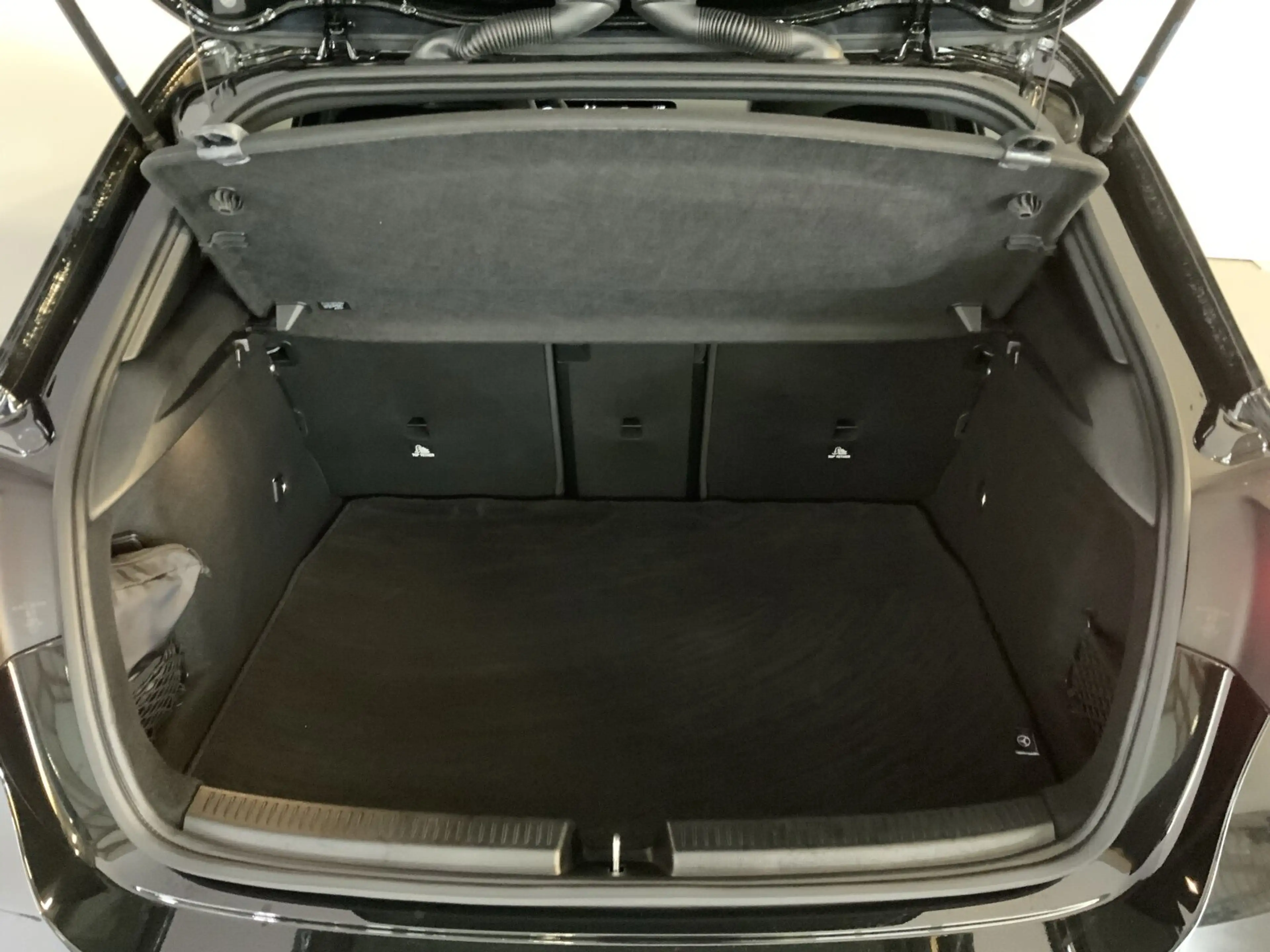 Mercedes-Benz A 45 AMG A 45 S 4M AMG Premium+ DISTRO Pano Leder Keyless — photo 7