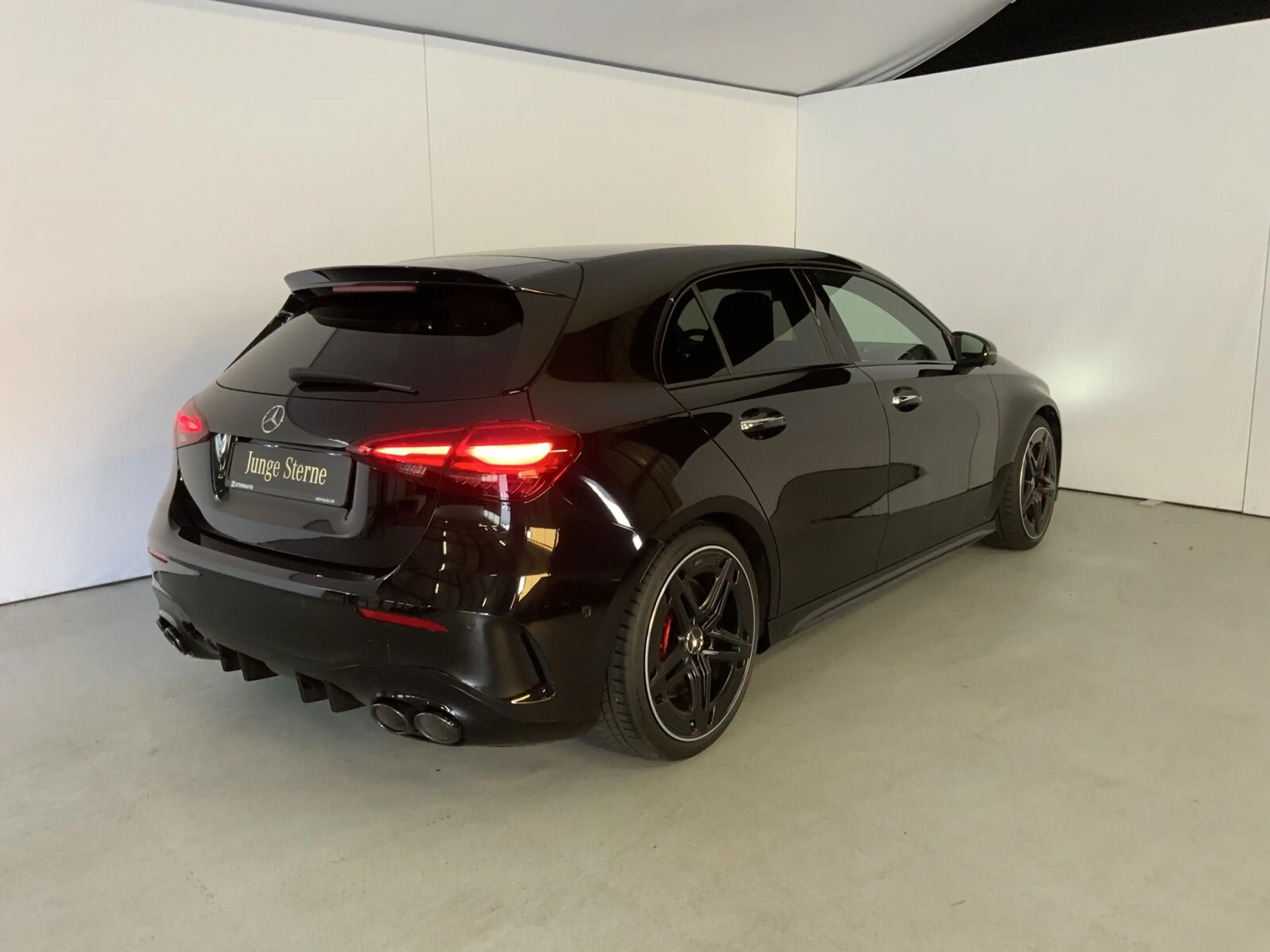Mercedes-Benz A 45 AMG A 45 S 4M AMG Premium+ DISTRO Pano Leder Keyless — photo 5