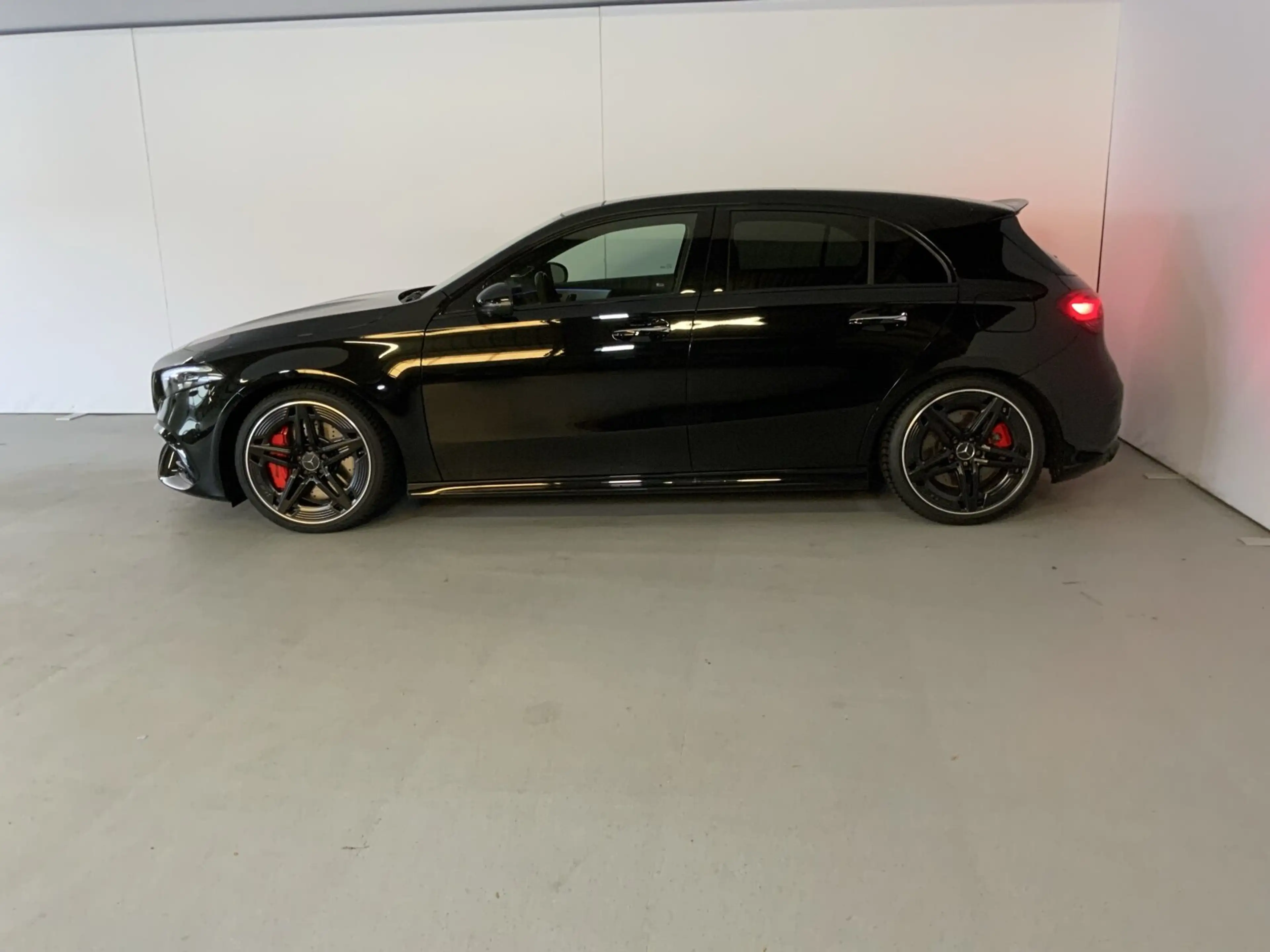 Mercedes-Benz A 45 AMG A 45 S 4M AMG Premium+ DISTRO Pano Leder Keyless — photo 3