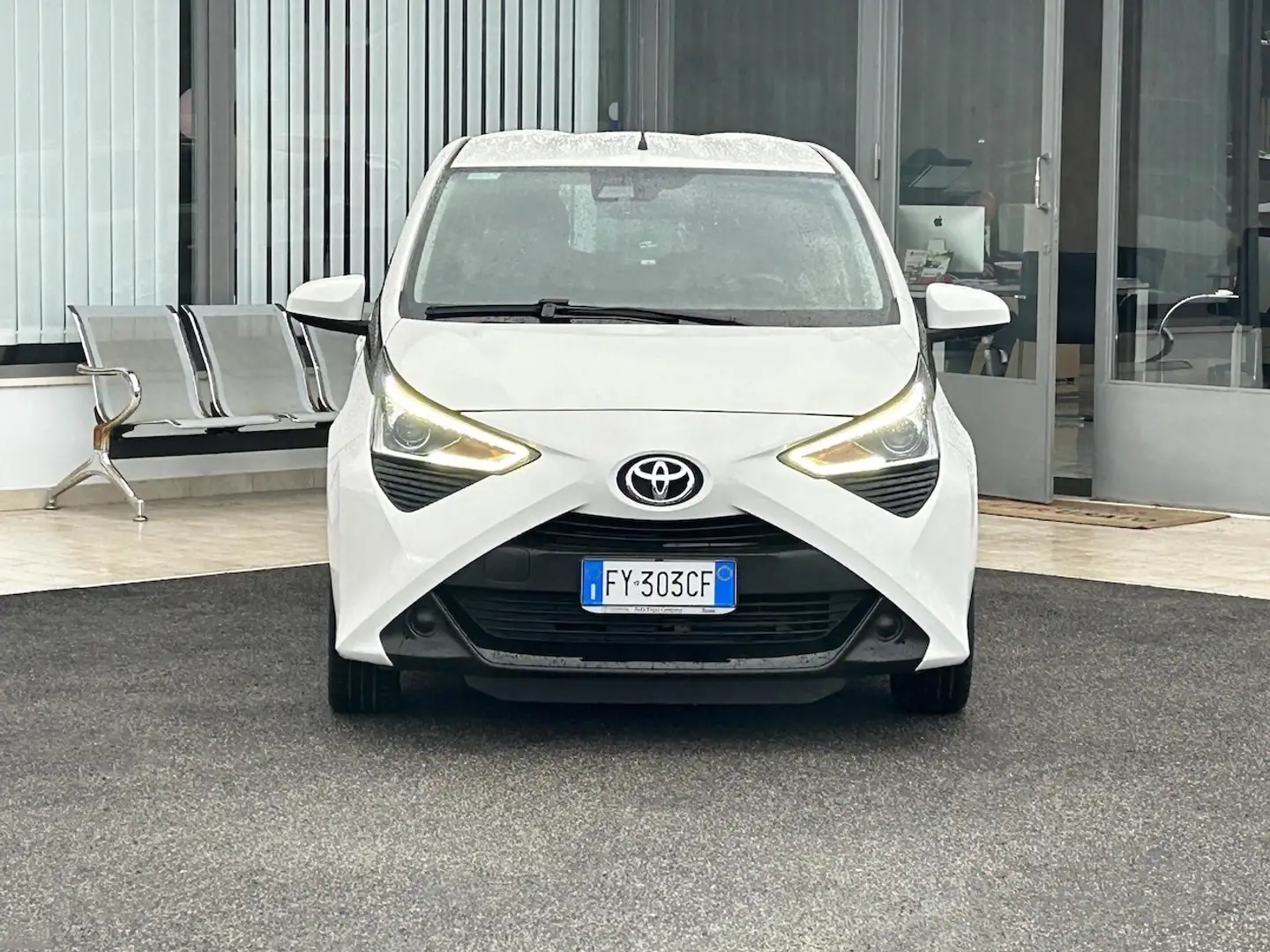 Toyota Aygo 1.0 Benzina 72CV E6 - 2019 White - 2