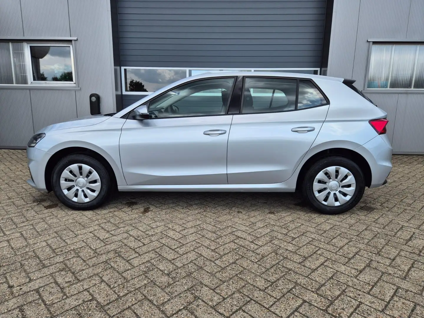 Skoda Fabia 1.0 TSI 115PS DSG Selection 5-türig Rückf.Kamer... Zilver - 2