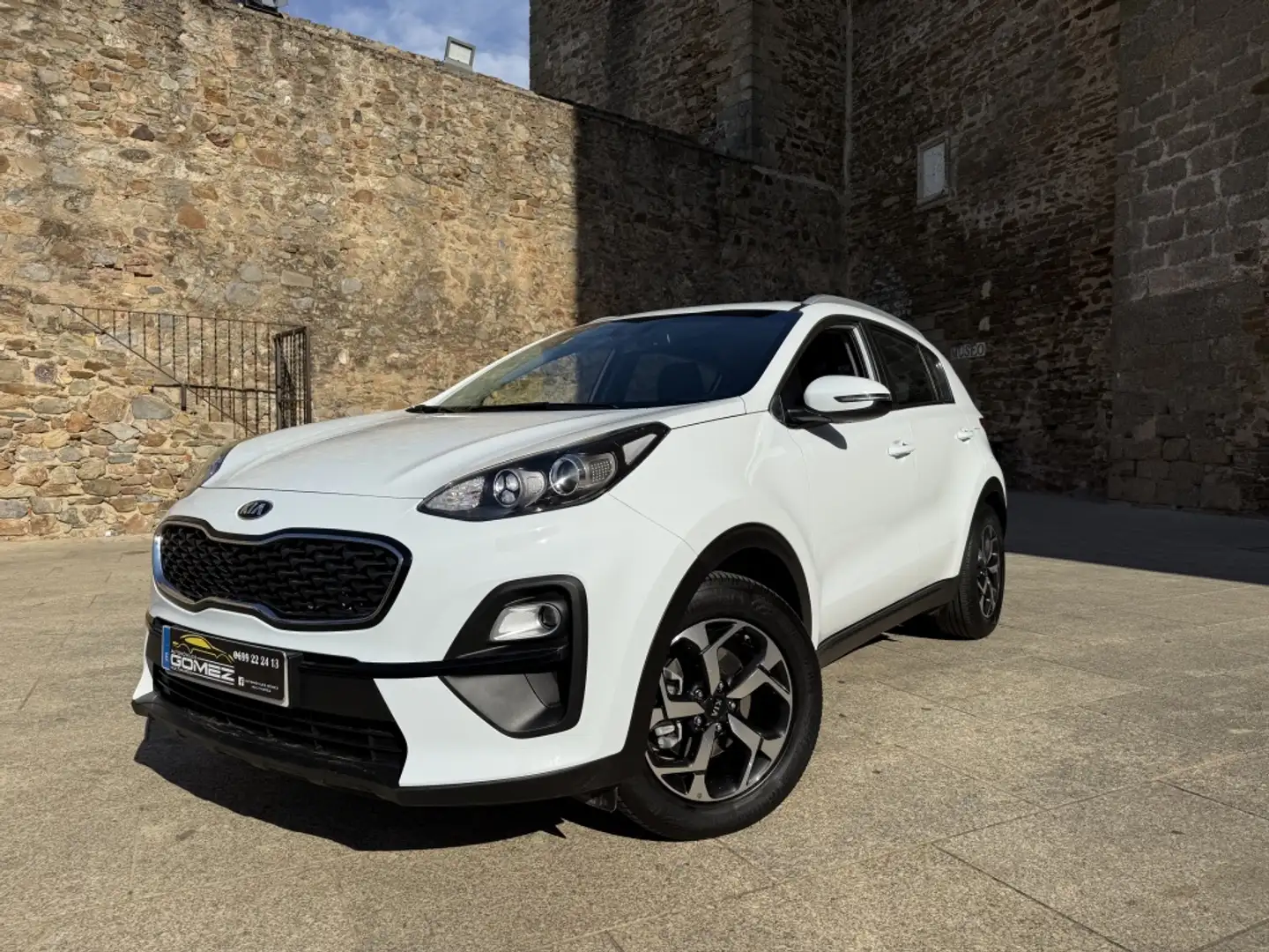 Kia Sportage 1.6 CRDi MHEV Drive 4x2 136 Bianco - 1