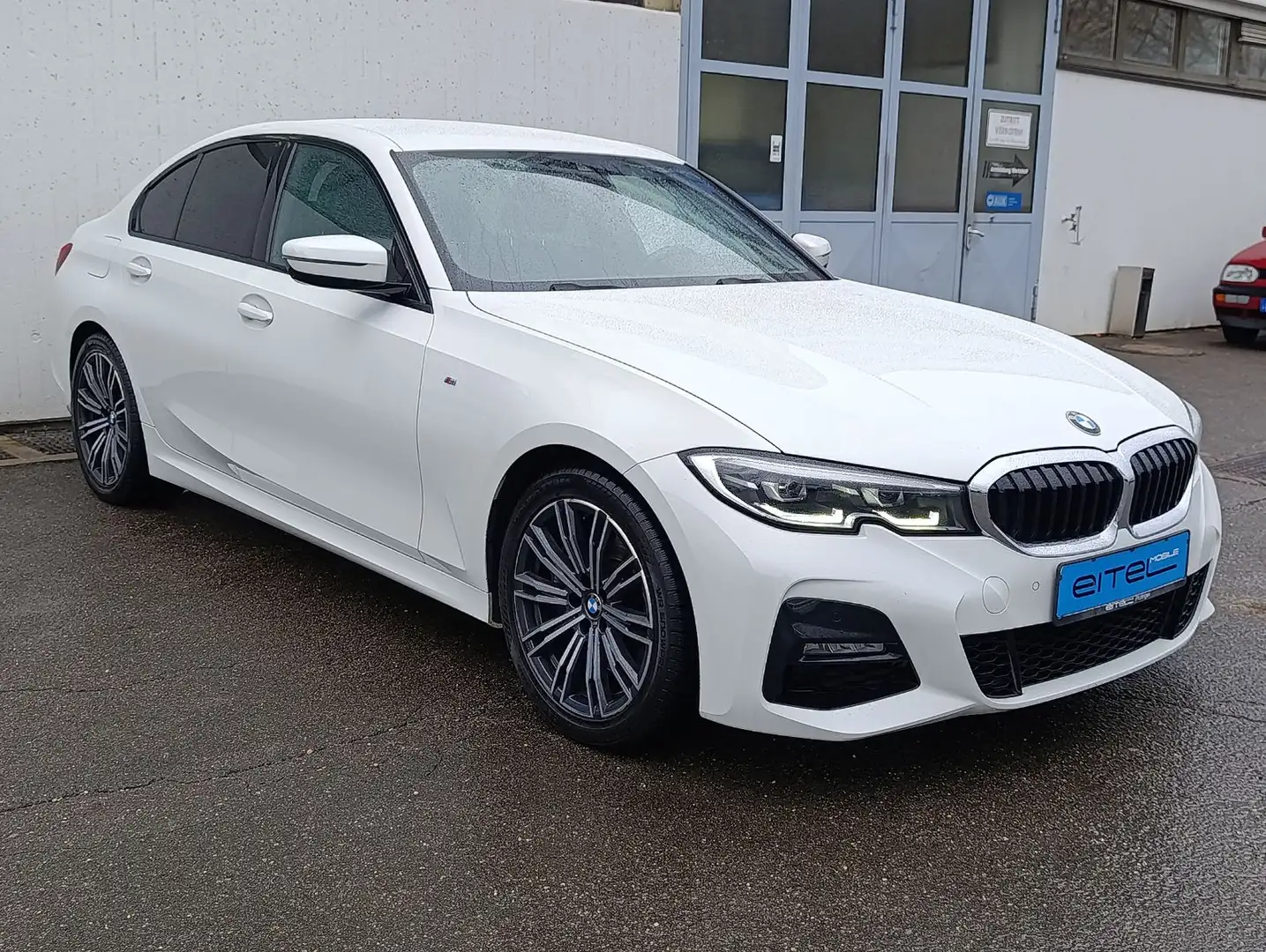 BMW 330 i M Sport Automatik Alcantara LED Navi Blanc - 2