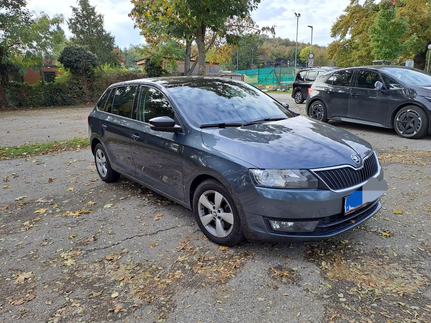 Skoda Rapid/Spaceback Rapid 1,6 TDI Sport Grau - 1