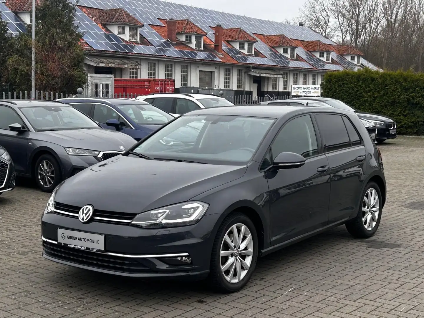 Volkswagen Golf VII Lim. Highline DSG*NAV*SHZ*ACC*DIGITAL Gris - 1