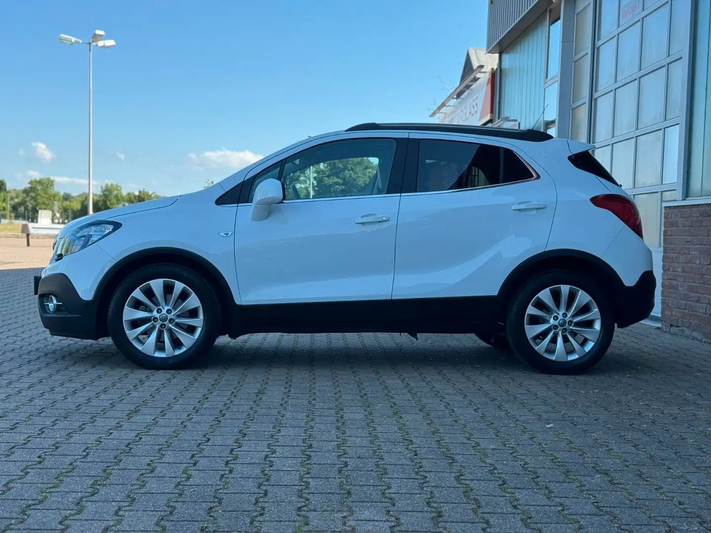 Opel Mokka Automatik 1.HAND 32tkm Scheckheft gepflegt Bianco - 2