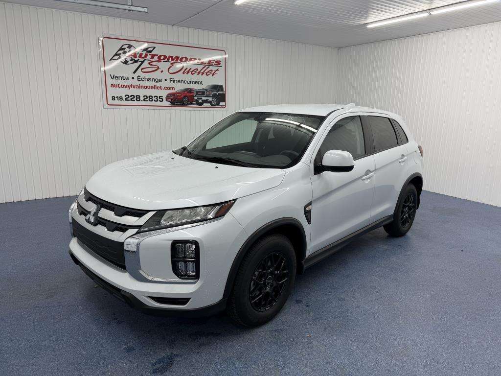 2025 Mitsubishi RVR ES AWD