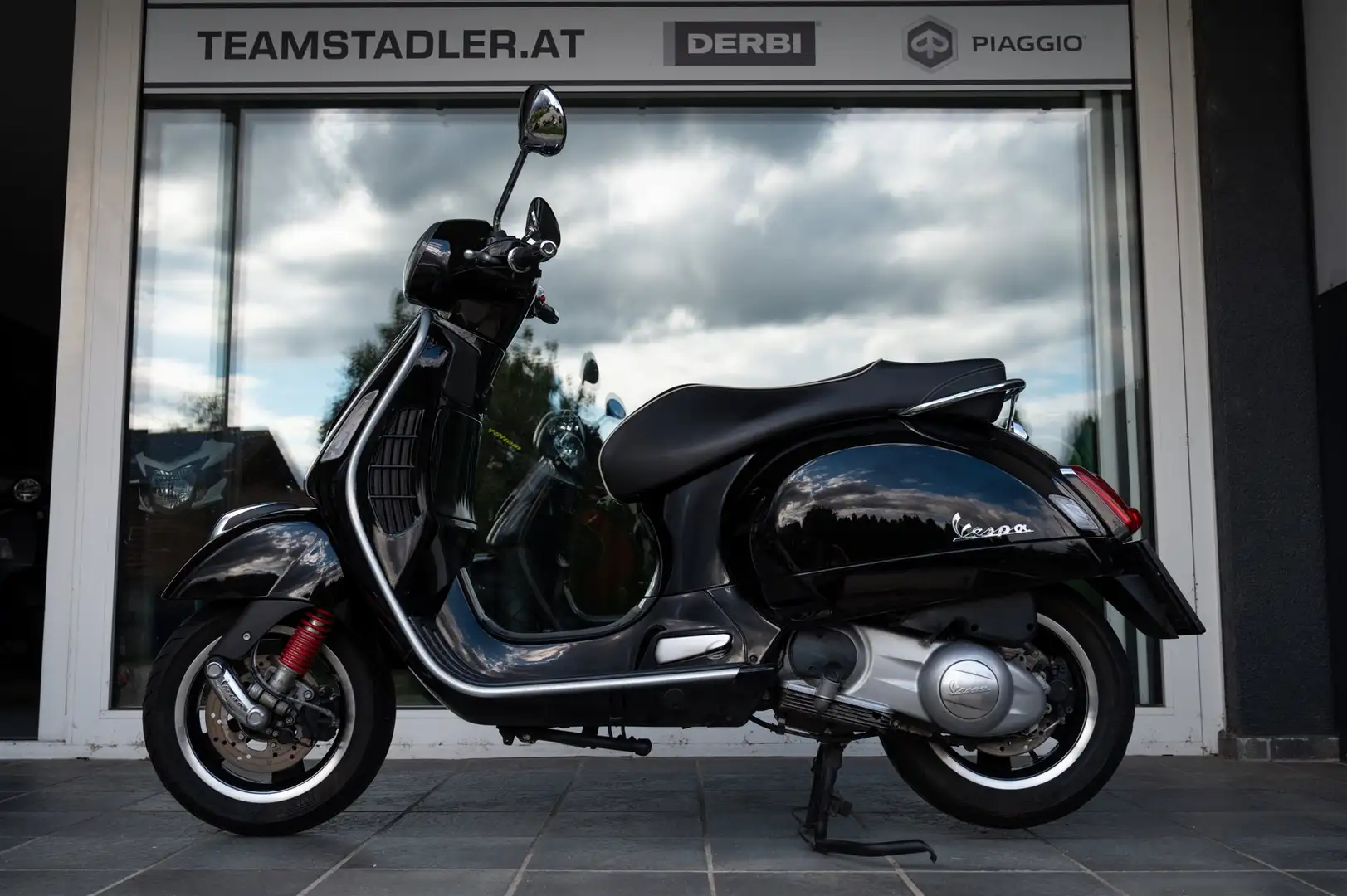 Vespa GTS 300 Czarny - 2