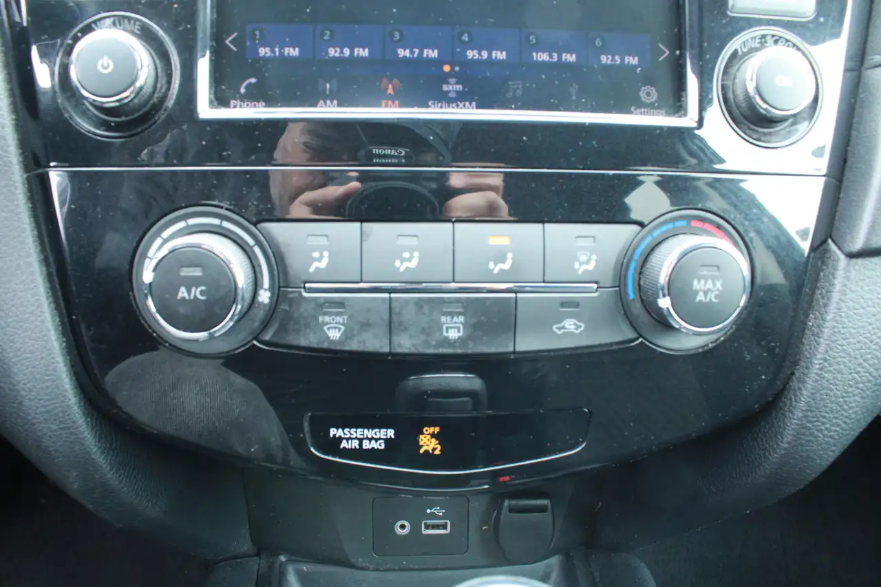 Nissan Rogue снимка Nissan Rogue