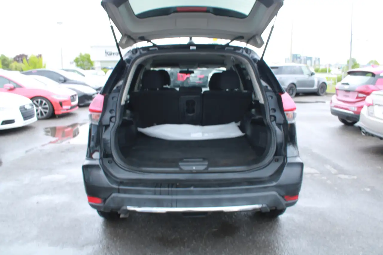 Nissan Rogue снимка Nissan Rogue