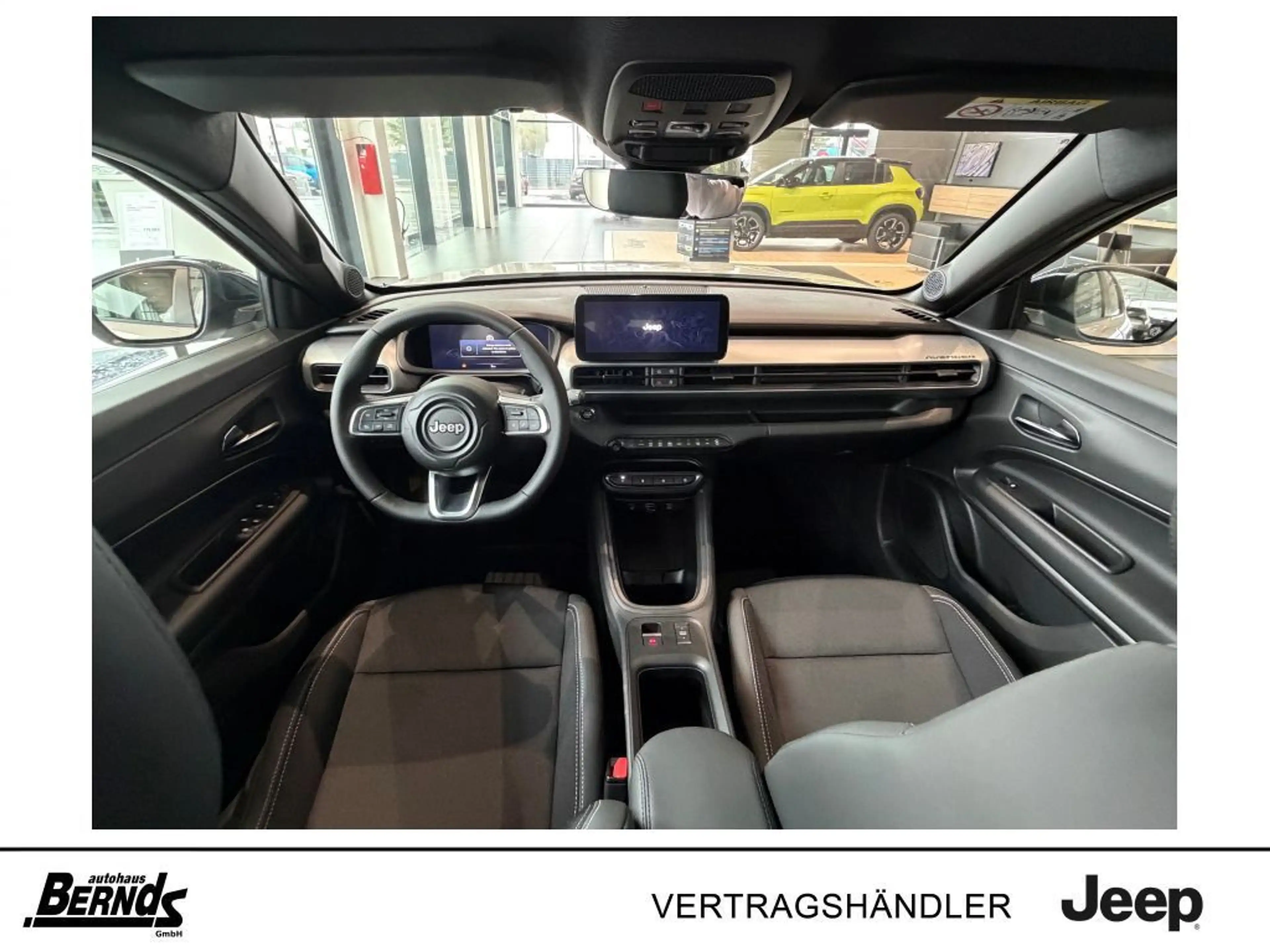 Jeep Avenger 1.2 T3 48V e-Hybrid Automatik Black Edition (FH1) — photo 11