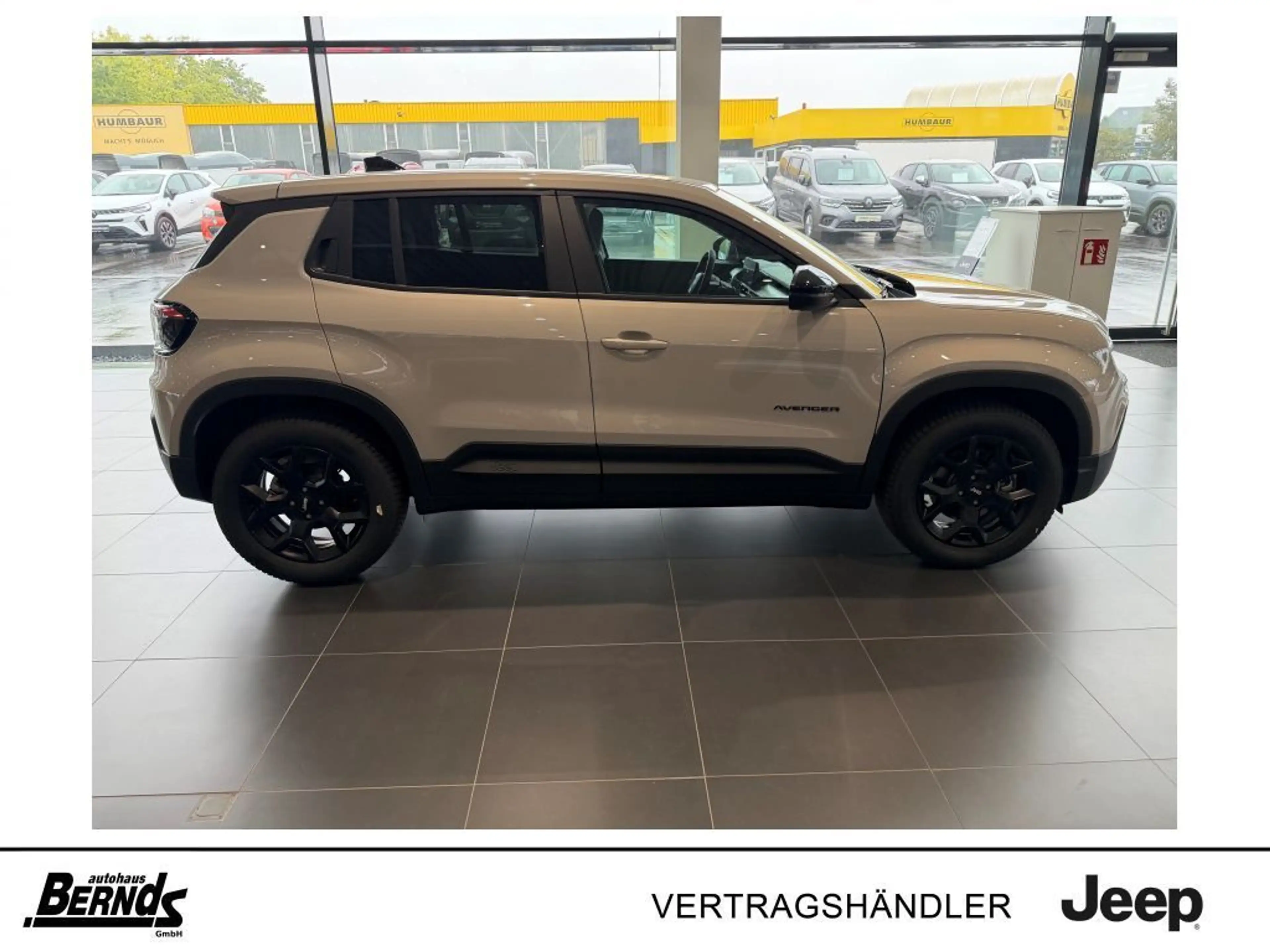 Jeep Avenger 1.2 T3 48V e-Hybrid Automatik Black Edition (FH1) — photo 9