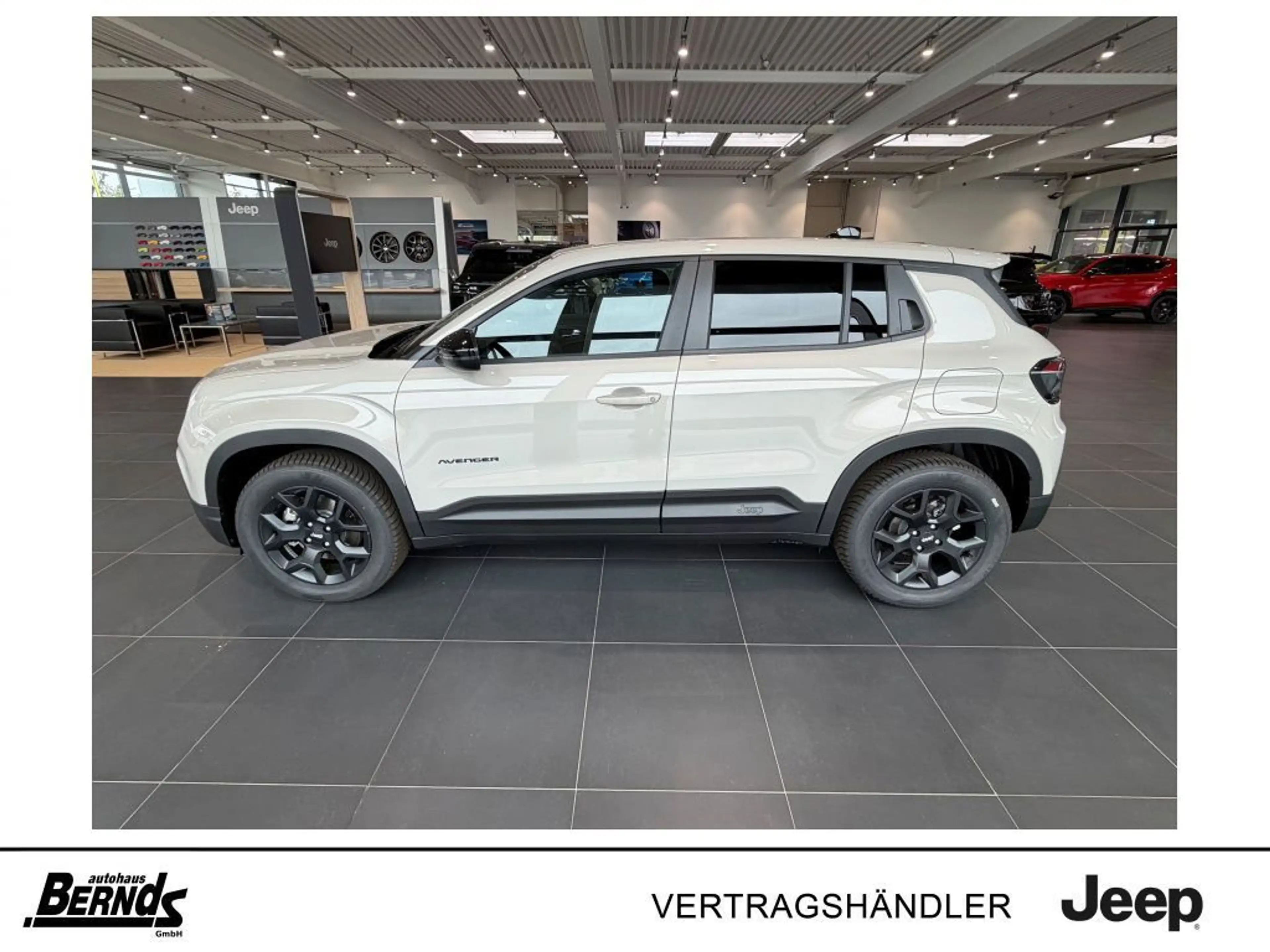 Jeep Avenger 1.2 T3 48V e-Hybrid Automatik Black Edition (FH1) — photo 2
