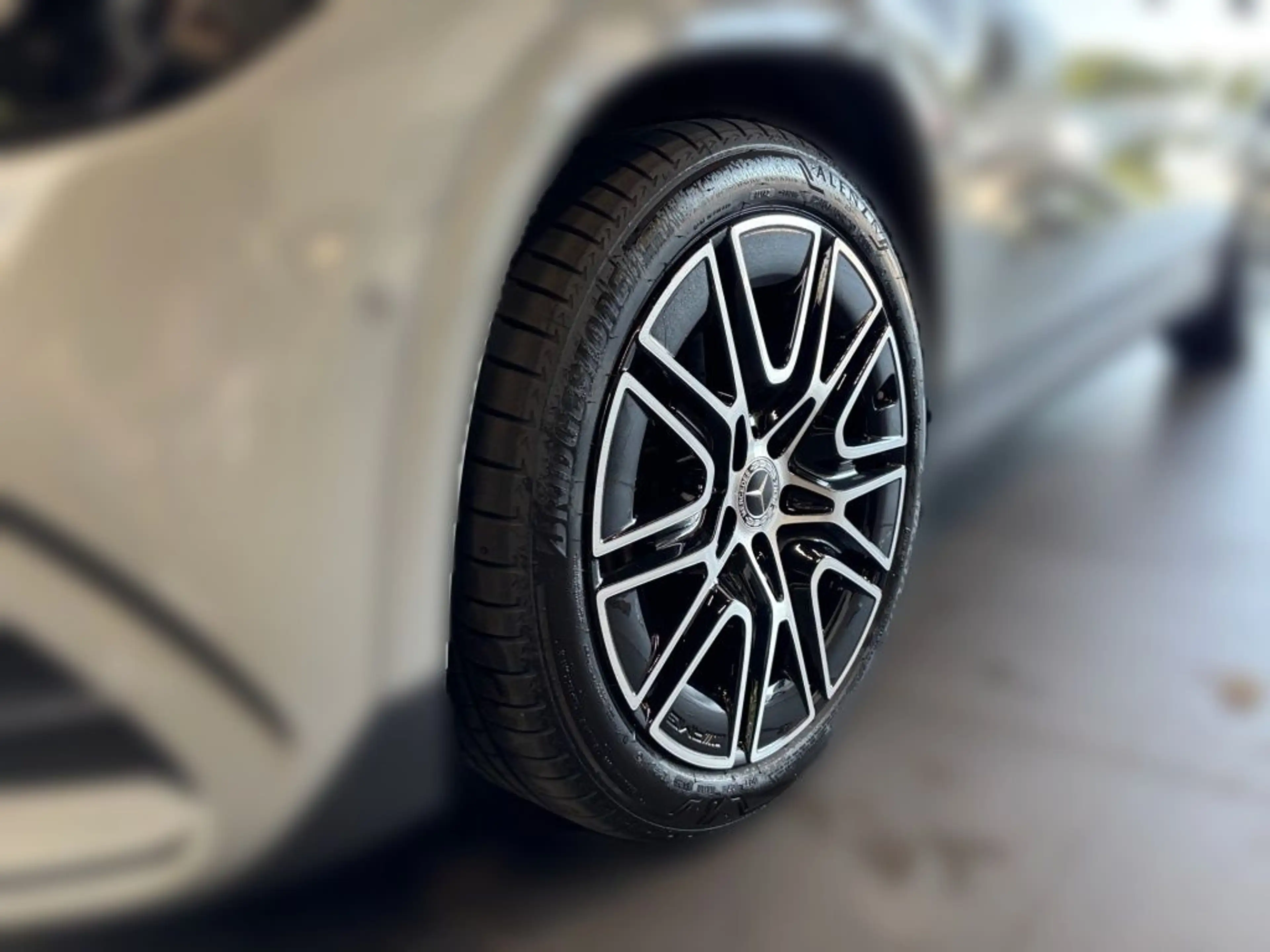 Mercedes-Benz GLA 180 AMG Night+MBEAM+AMBIE+TOTWI.+CARP+AHK — photo 3