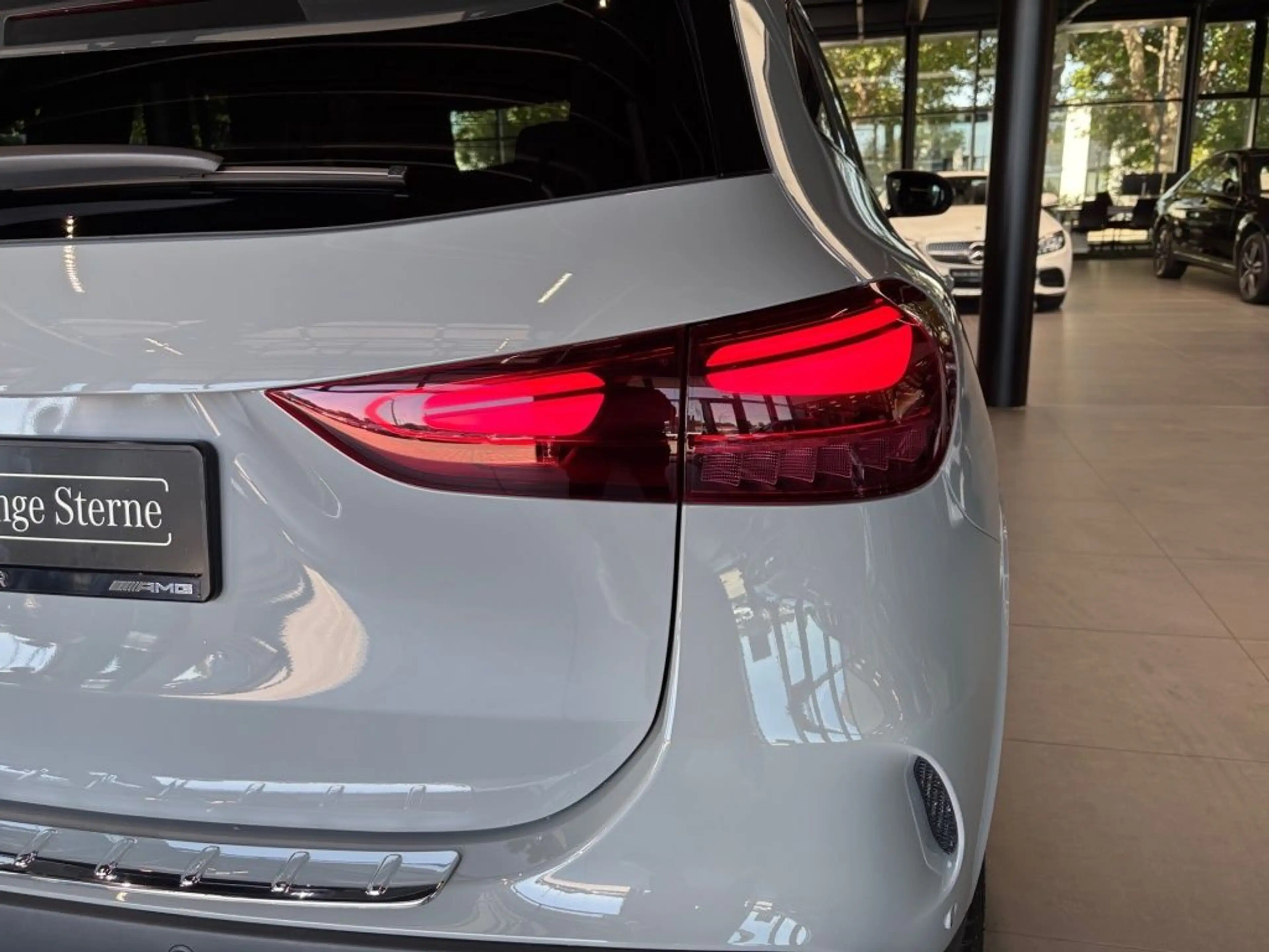 Mercedes-Benz GLA 180 AMG Night+MBEAM+AMBIE+TOTWI.+CARP+AHK — photo 9