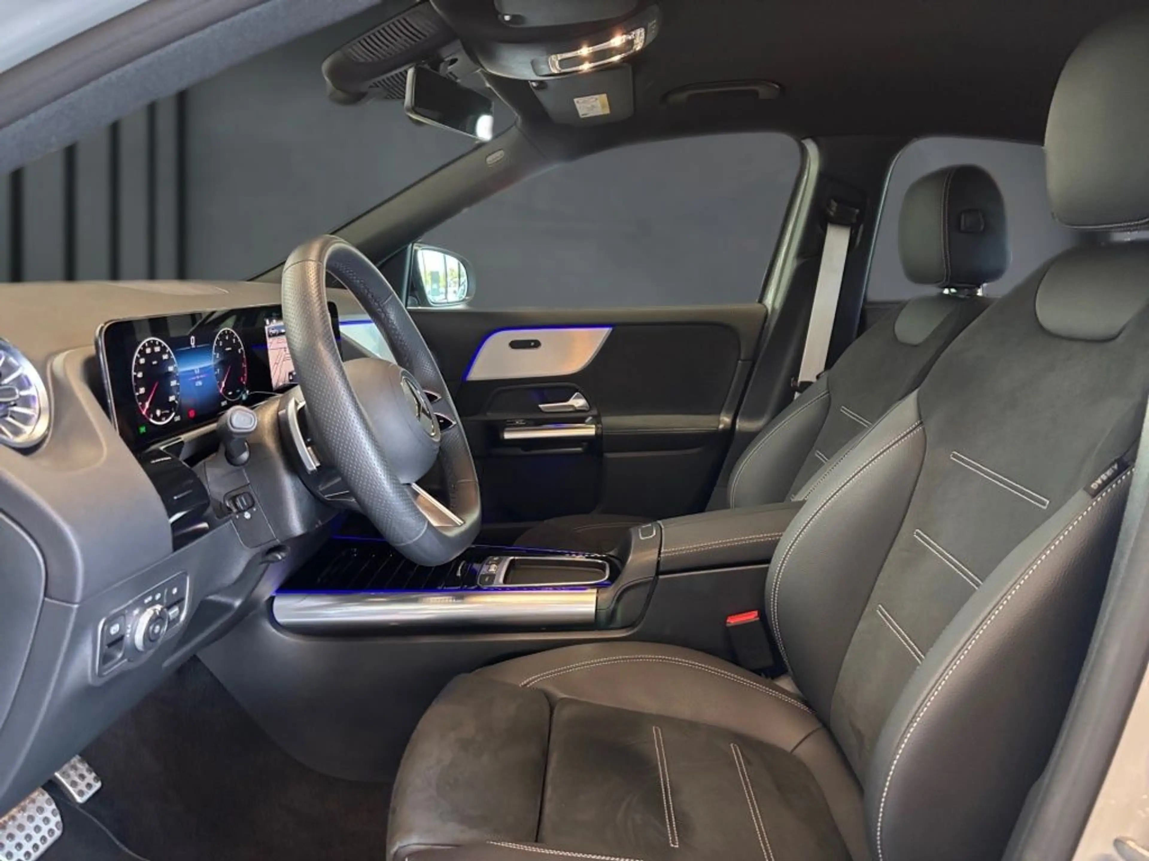 Mercedes-Benz GLA 180 AMG Night+MBEAM+AMBIE+TOTWI.+CARP+AHK — photo 5