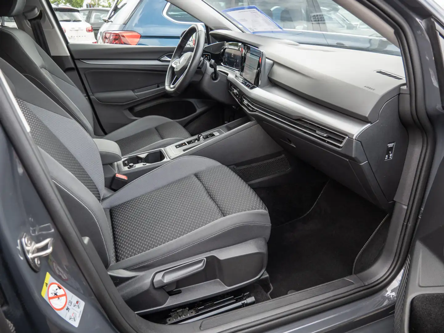Volkswagen Golf VIII 1.5 eTSI Active ACC HUD MATRIX-LED Grau - 2