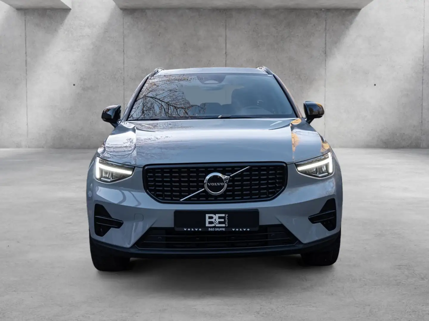 Volvo XC40 B3 Plus Dark *Ganzjahresreifen* Gris - 2