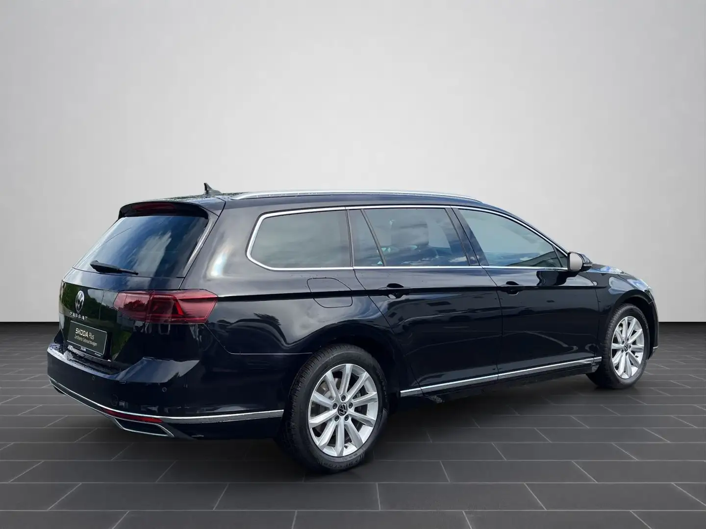 Volkswagen Passat Variant Elegance 2.0 TDI DSG NAVI AHK KAM Noir - 2