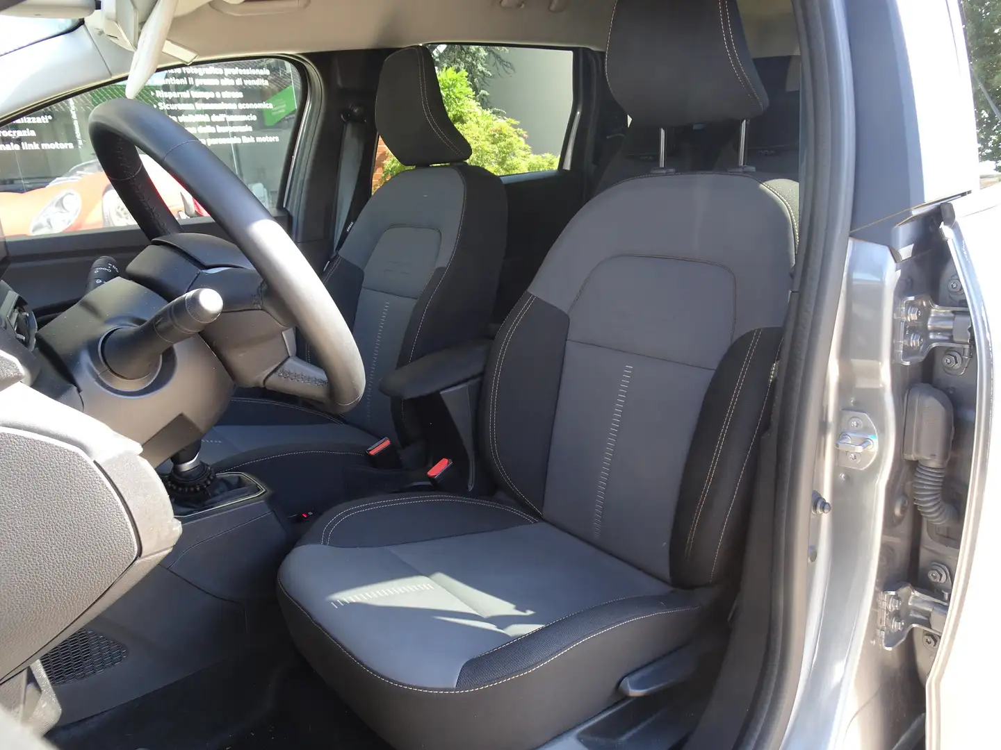 Dacia Jogger 1.6 hybrid 7posti Grigio - 2