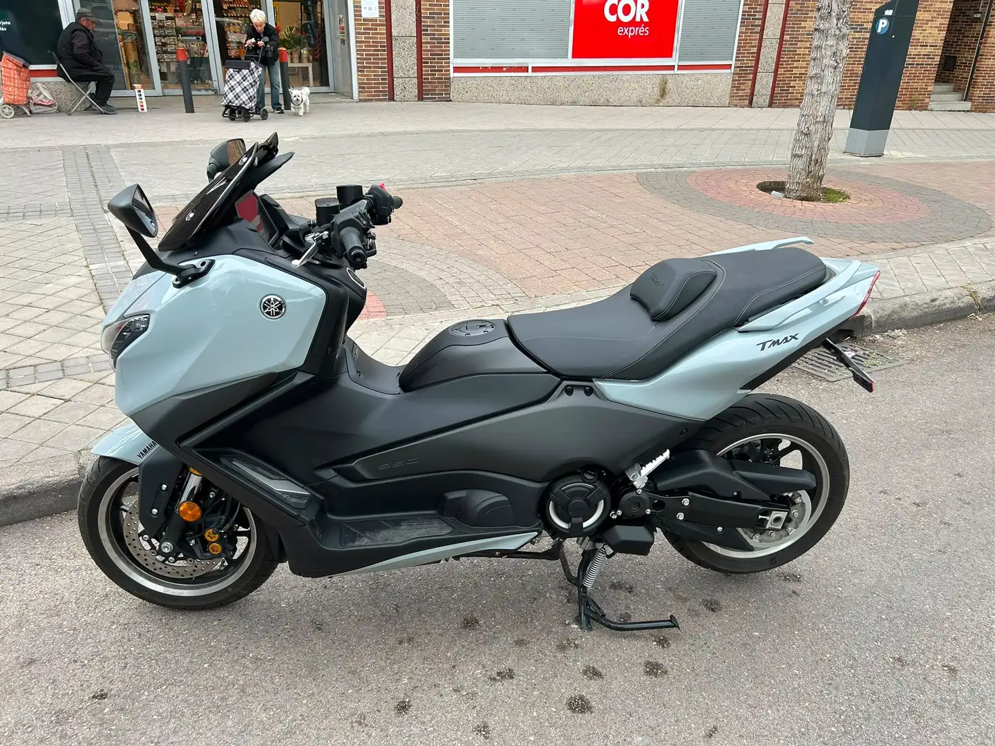 Yamaha TMAX 560 - 2