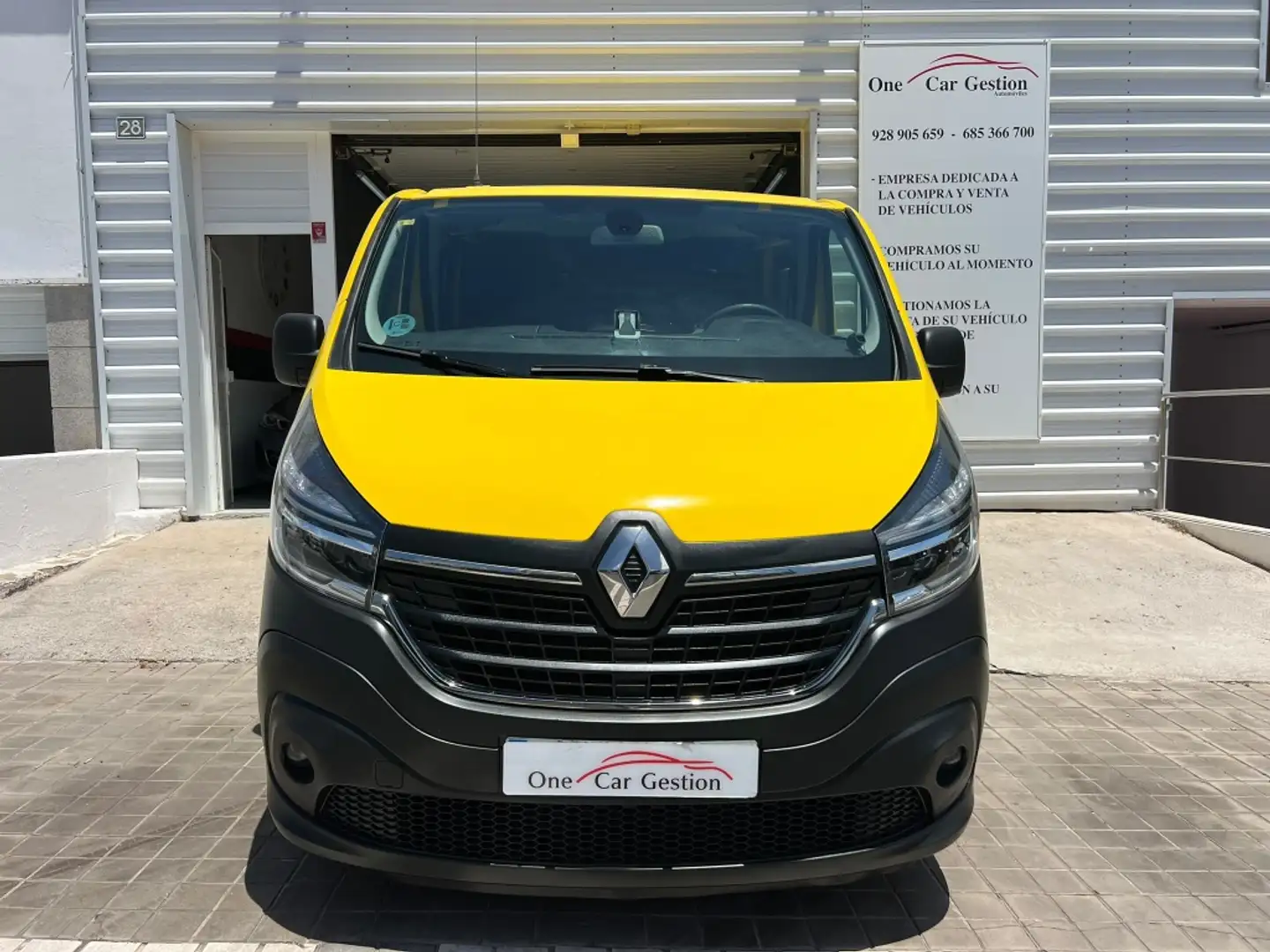Renault Trafic 2.0dCi Energy Blue Passenger 81kW Amarillo - 2