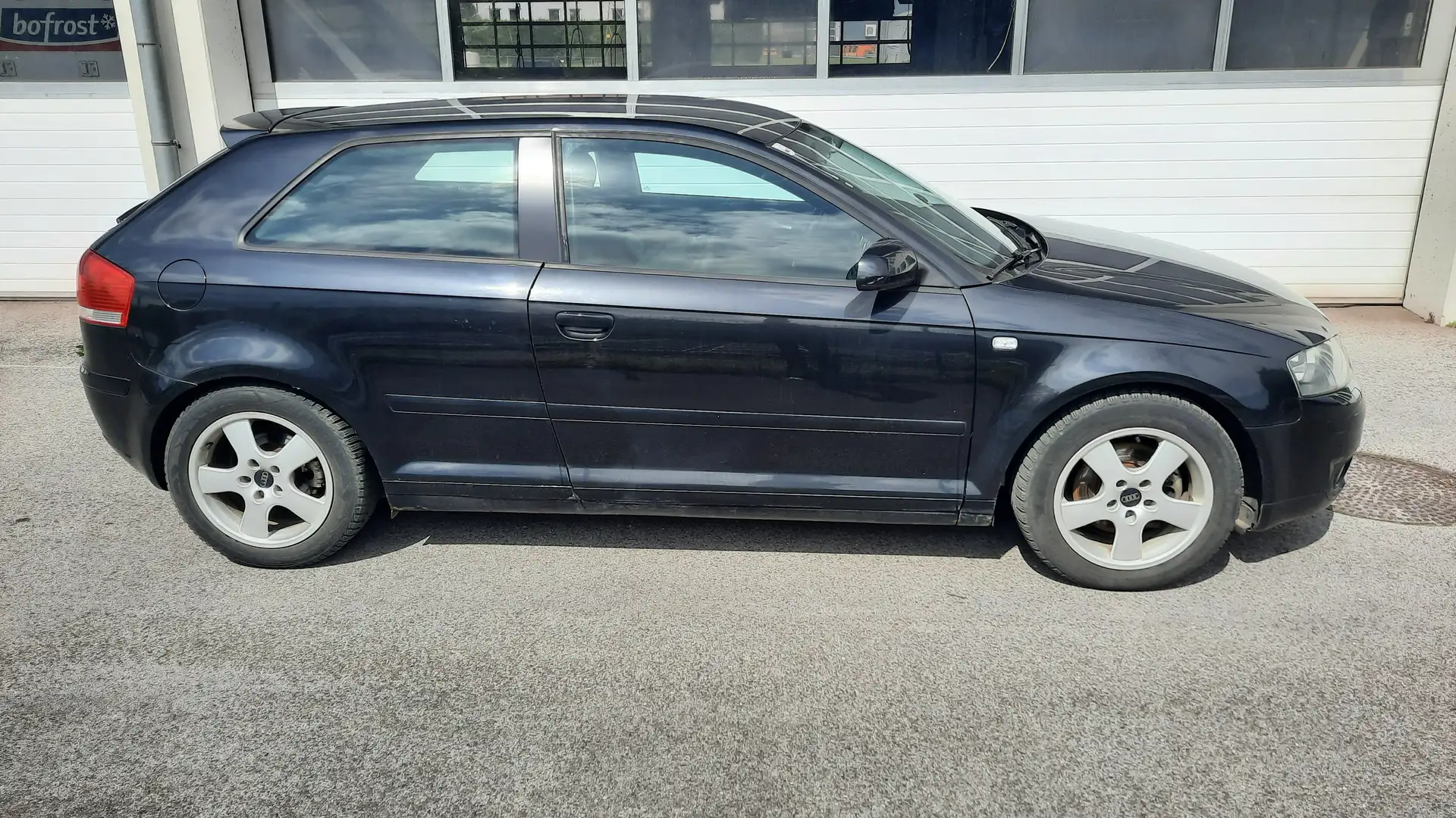 Audi A3 Ambiente 1,9 TDI Чорний - 2