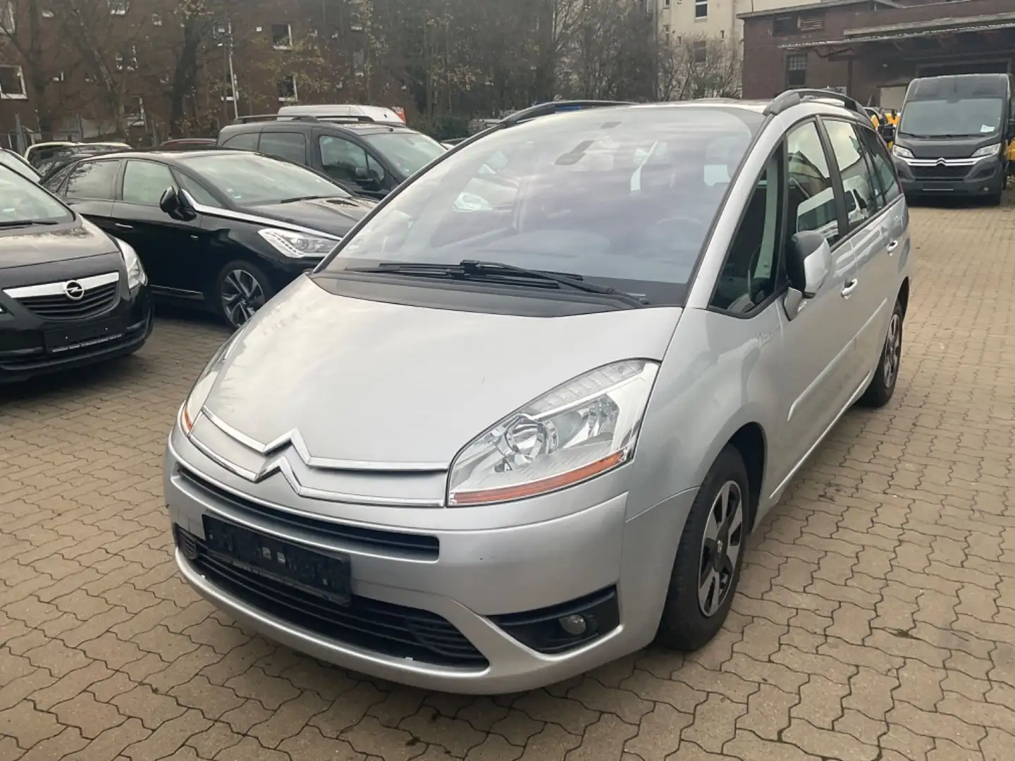 Citroen Grand C4 Picasso TÜV 07.2027 WENIG KM 1 HAND Silber - 1