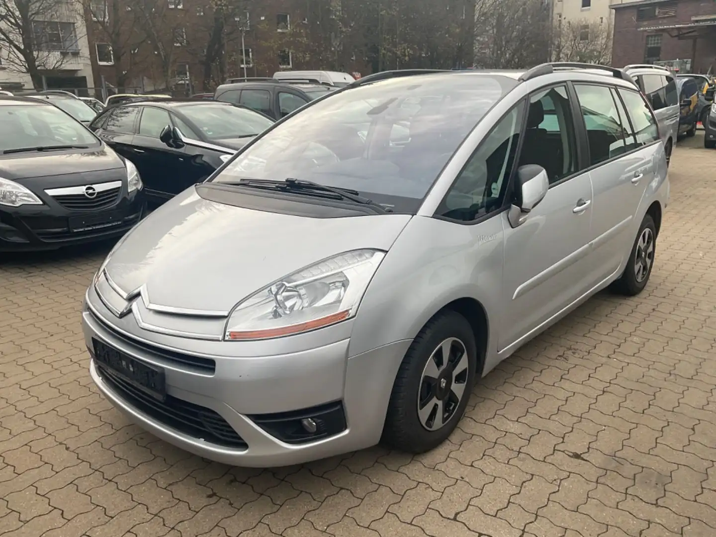 Citroen Grand C4 Picasso TÜV 07.2027 WENIG KM 1 HAND Silber - 2