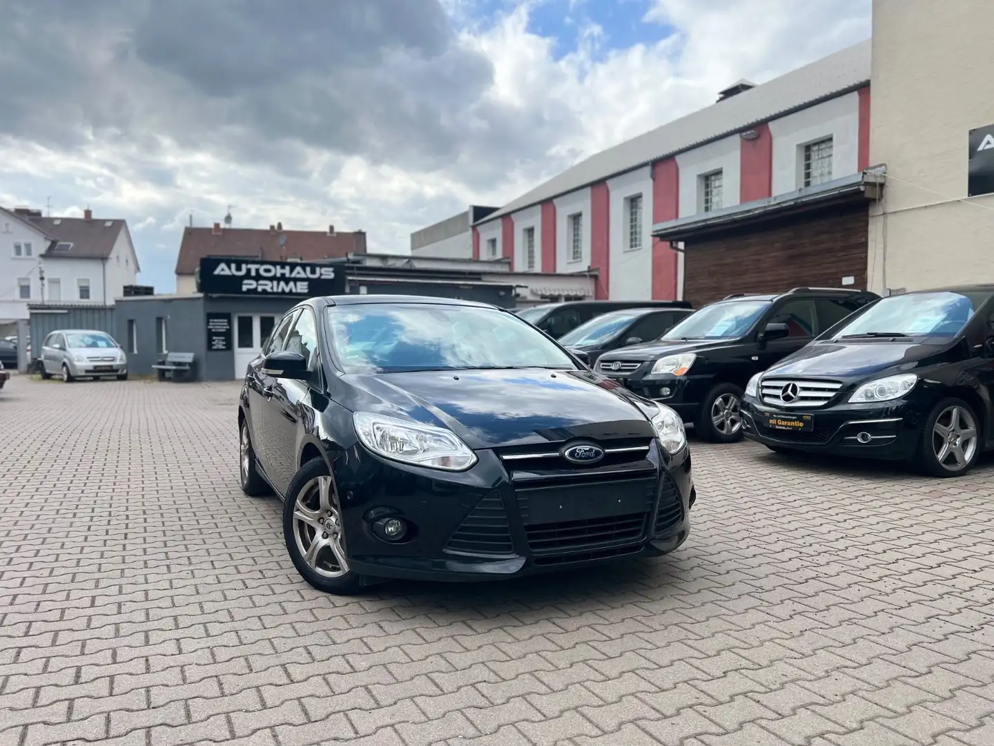 Ford Focus Lim. Sync Edition+2. HAND+PDC+SHZ+ALU+TEMP Schwarz - 1