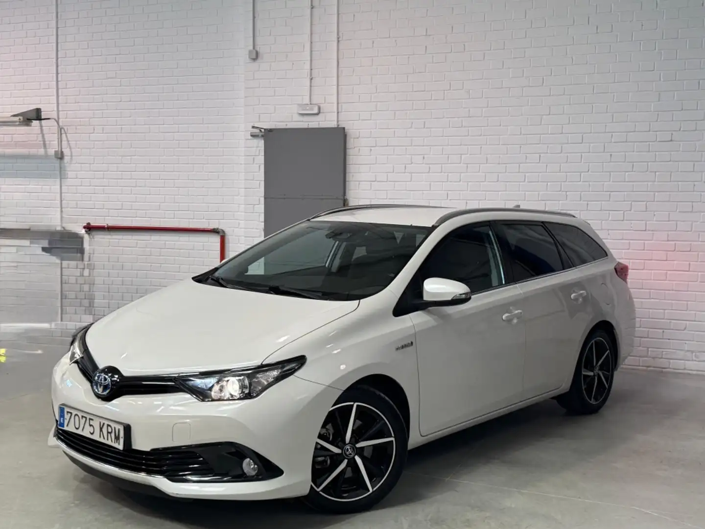 Toyota Auris Touring Sports hybrid 140H Feel! Blanco - 2