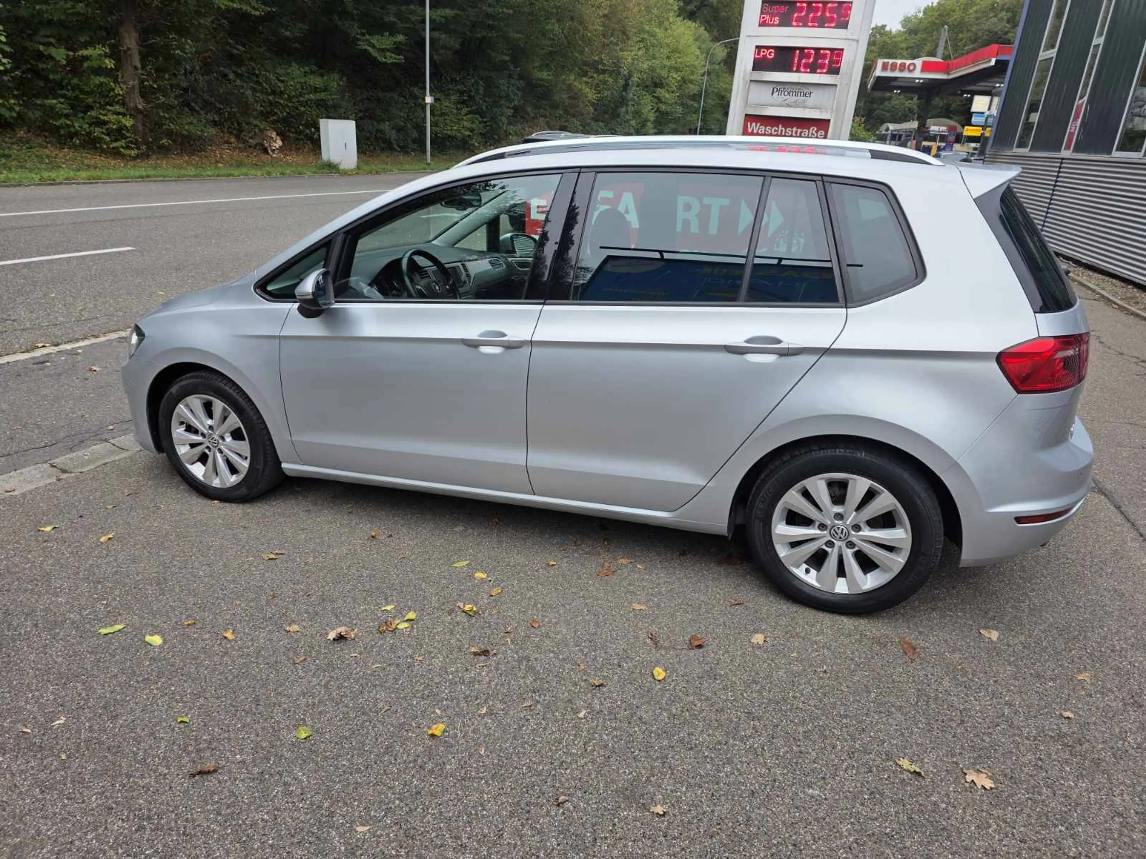 Volkswagen Golf Sportsvan Automatik Navi Klima Comfortline BMT Preis inkl Neu Tüv — photo 3