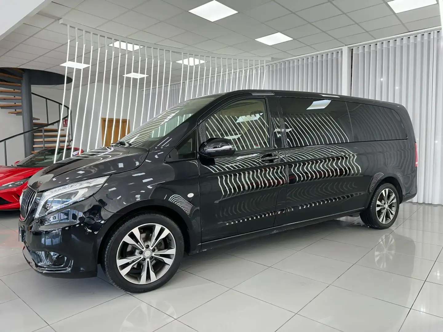 Mercedes-Benz V 220 220d Largo 7G Tronic Negro - 2