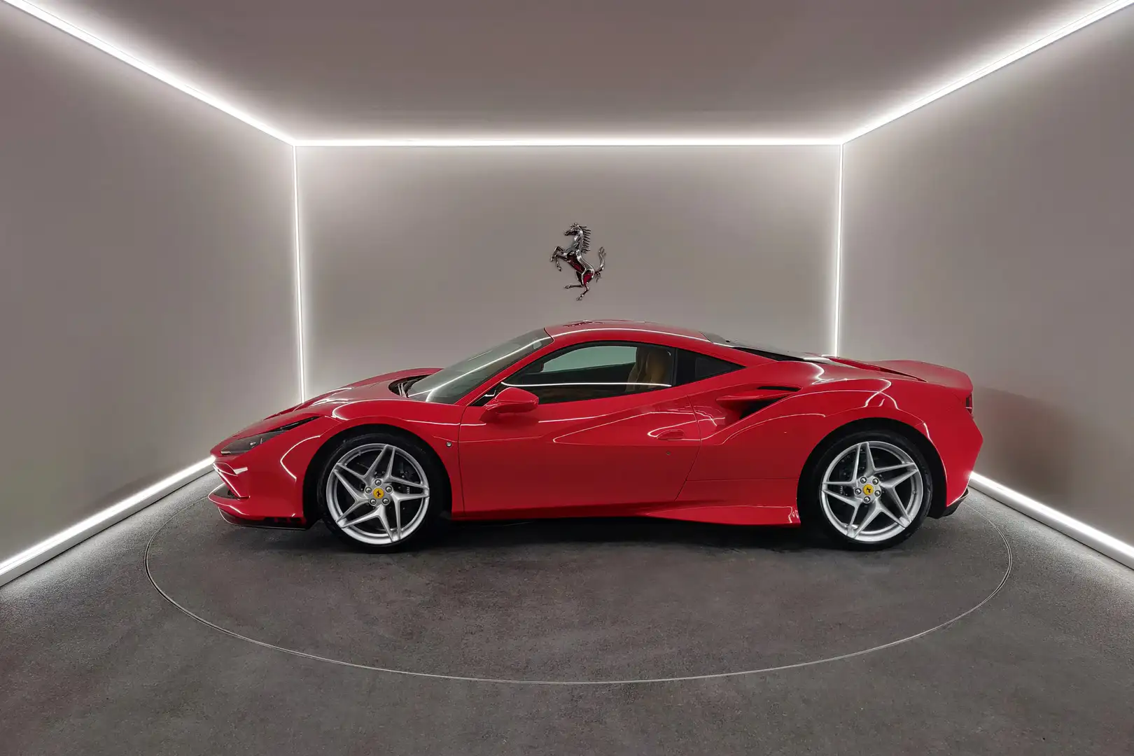 Ferrari F8 Tributo 2y Ferrari Approved Piros - 2