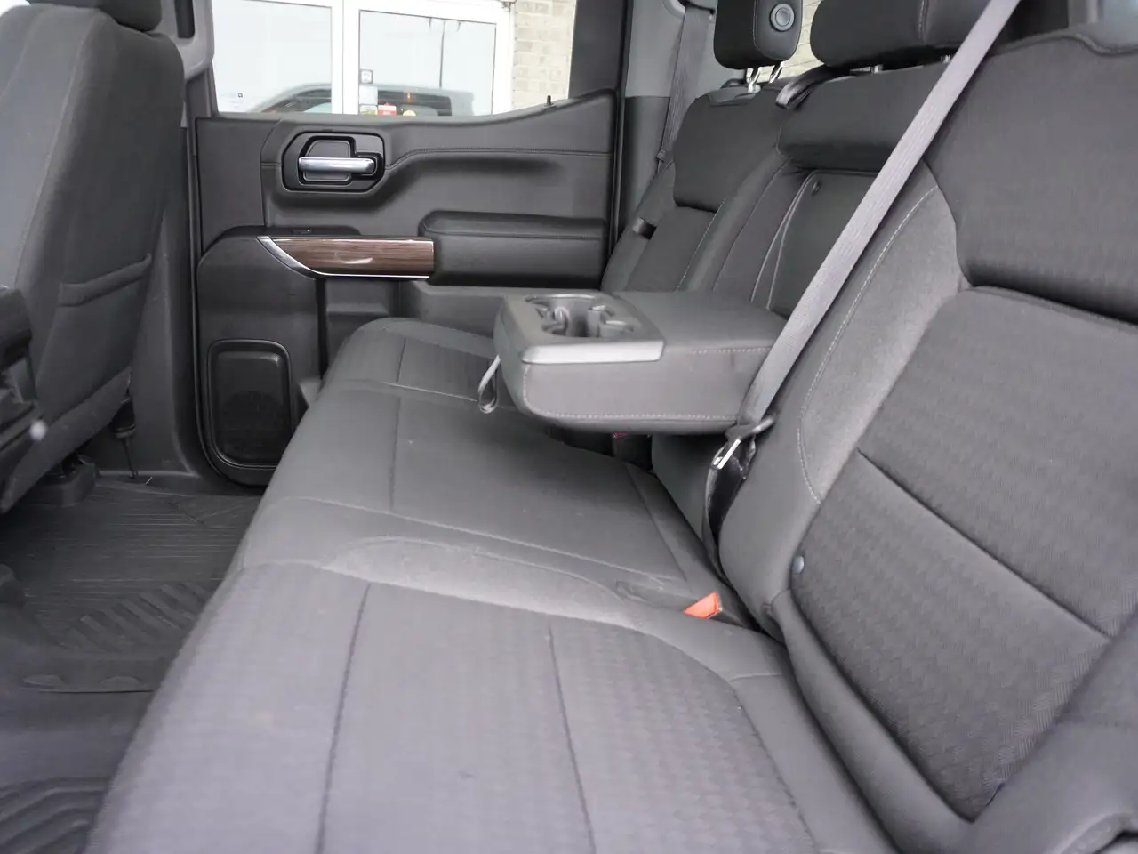 Chevrolet Silverado 1500 снимка Chevrolet Silverado 1500
