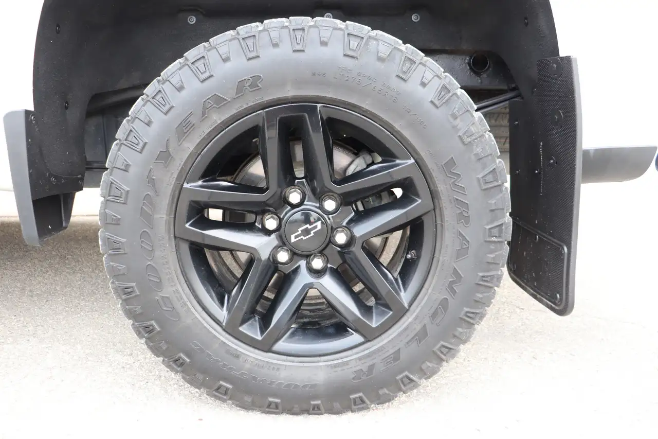 Chevrolet Silverado 1500 снимка Chevrolet Silverado 1500