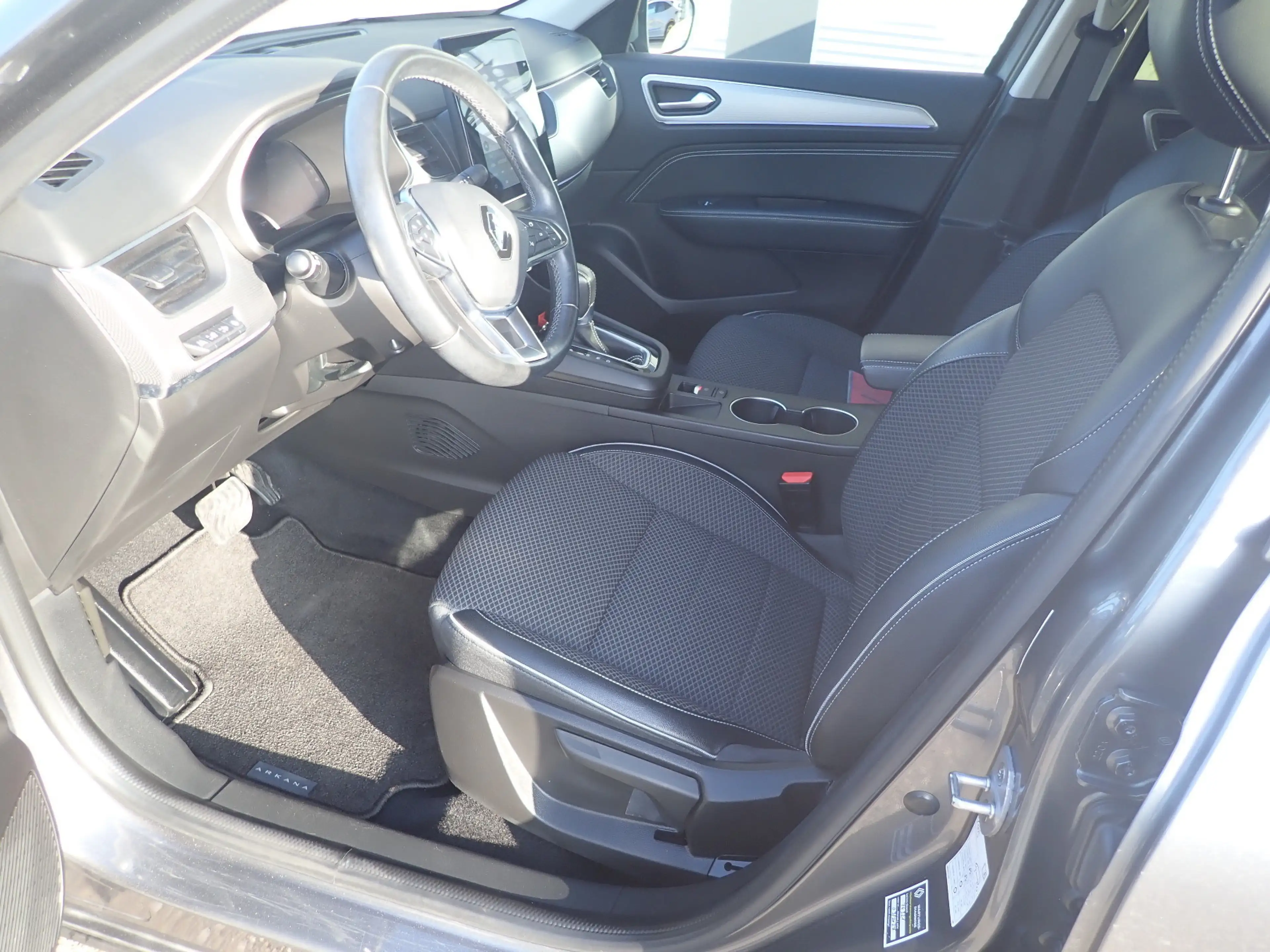 Renault Arkana INTENS TCe 140 EDC (M — photo 10