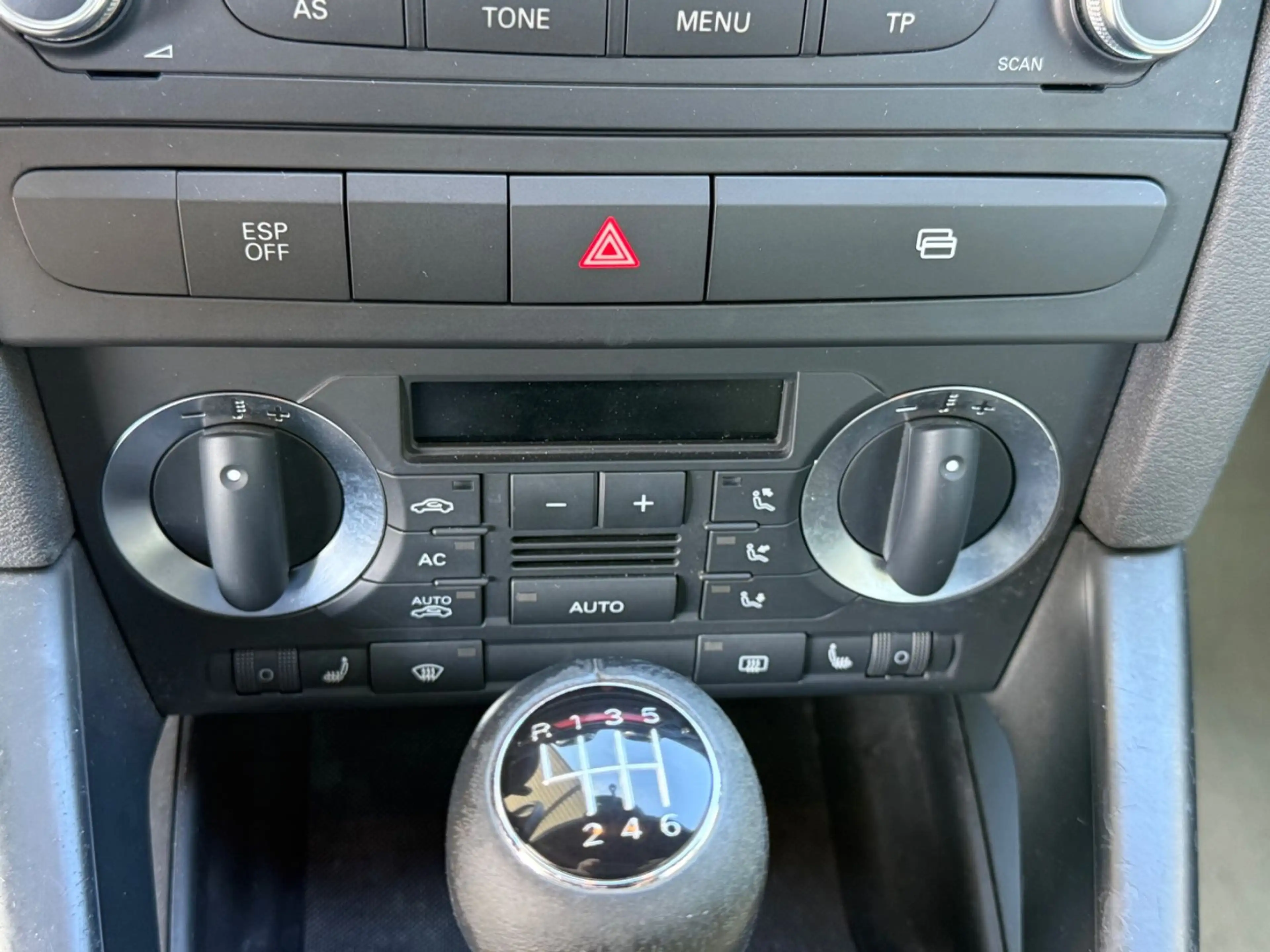 Audi A3 Cabriolet Tüv neu Leder SHZ — photo 12