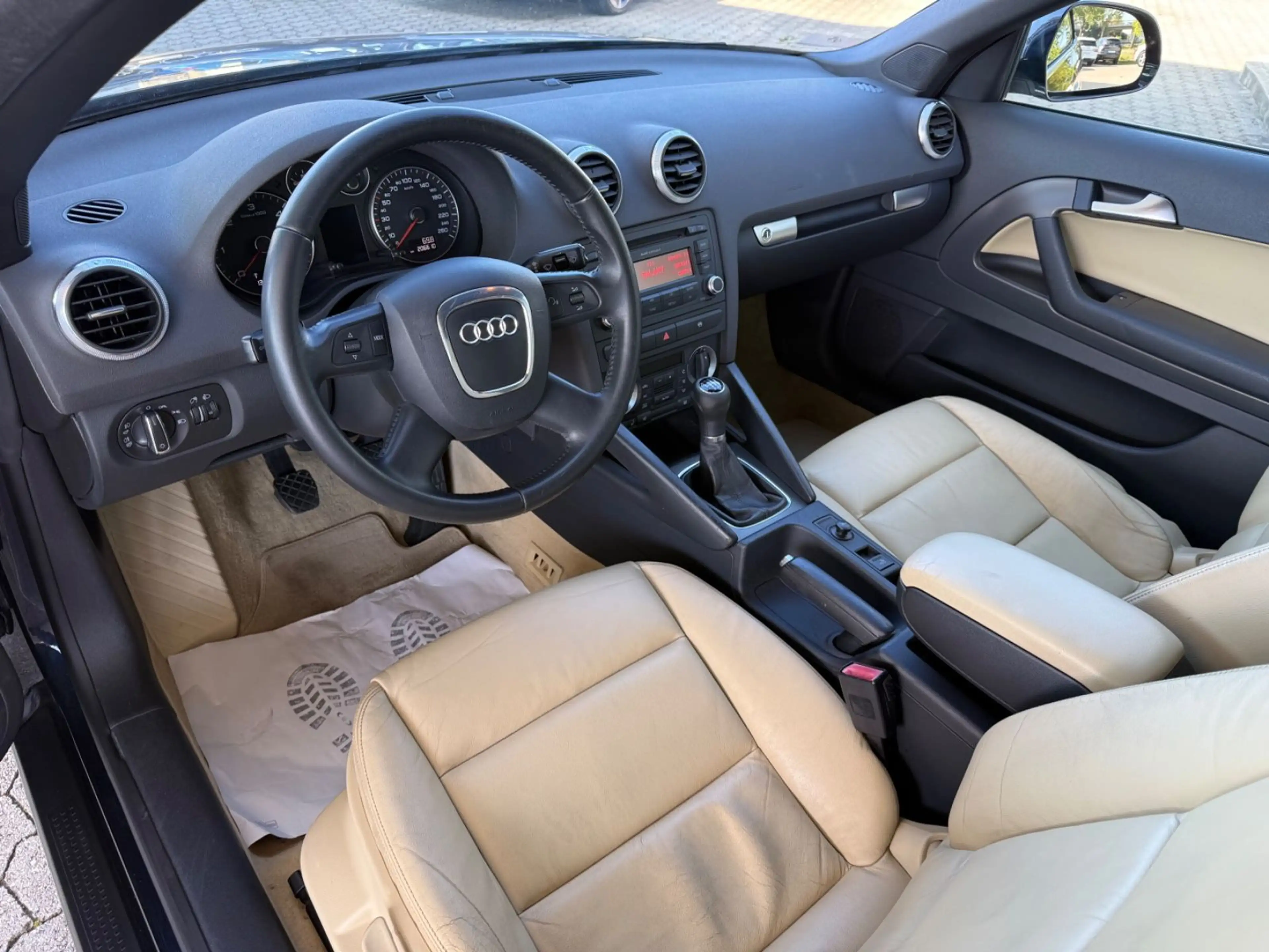 Audi A3 Cabriolet Tüv neu Leder SHZ — photo 10