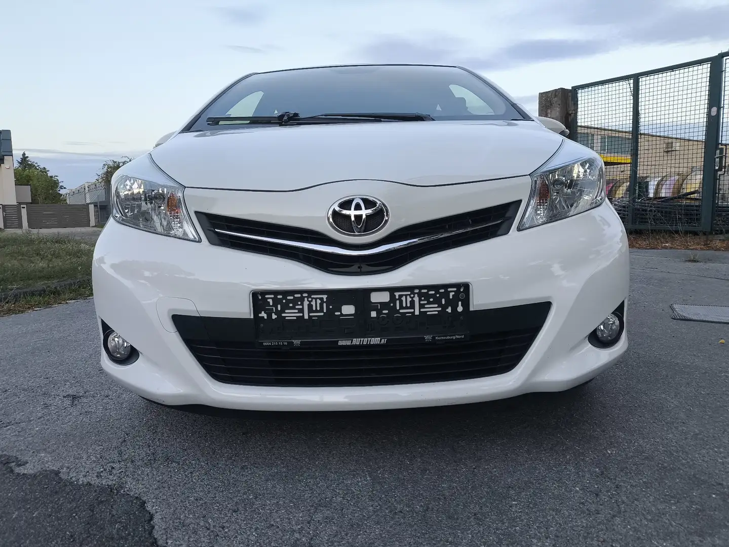 Toyota Yaris 1.0 VVT-i Edition - 1