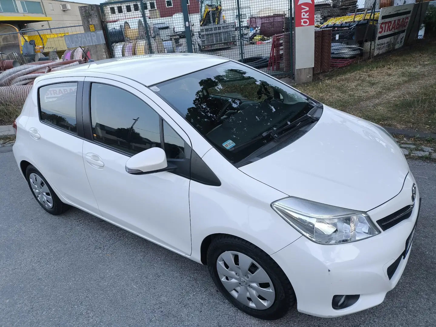 Toyota Yaris 1.0 VVT-i Edition - 2