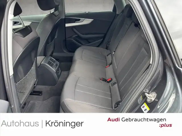 Audi A4 view 10