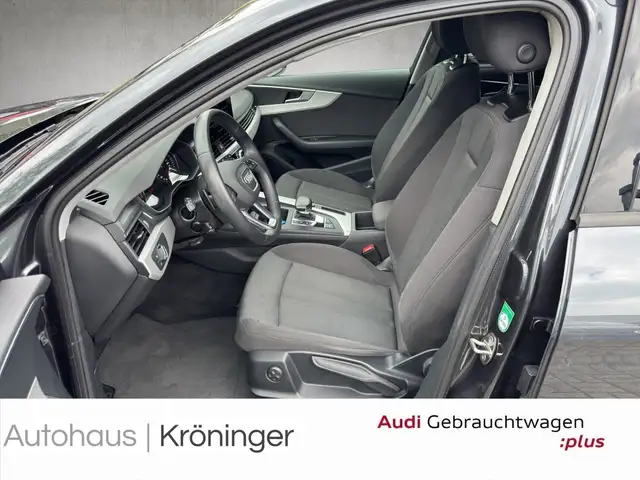 Audi A4 view 7